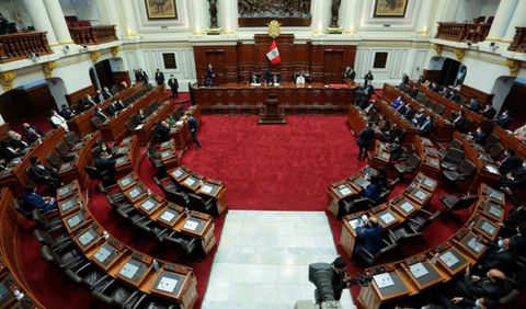El 20 de diciembre, el pleno del Congreso aprobó en primera votación el adelanto de elecciones generales para abril del 2024. (Andina)