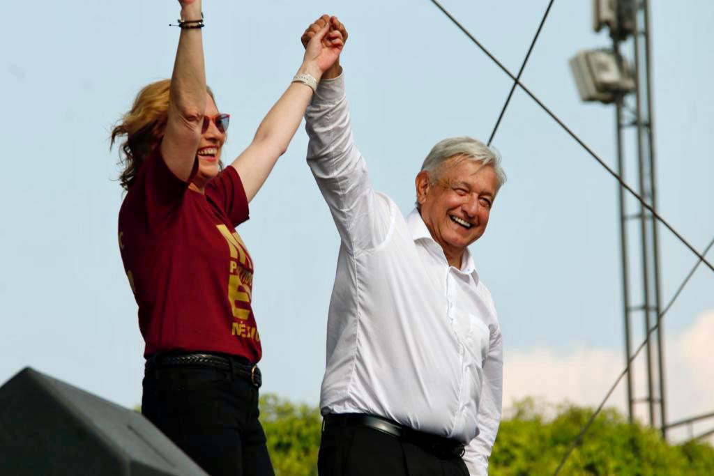 López Obrador mostró su alegría y satisfacción por la respuesta de los ciudadanos a la convocatoria (Foto: Presidencia)