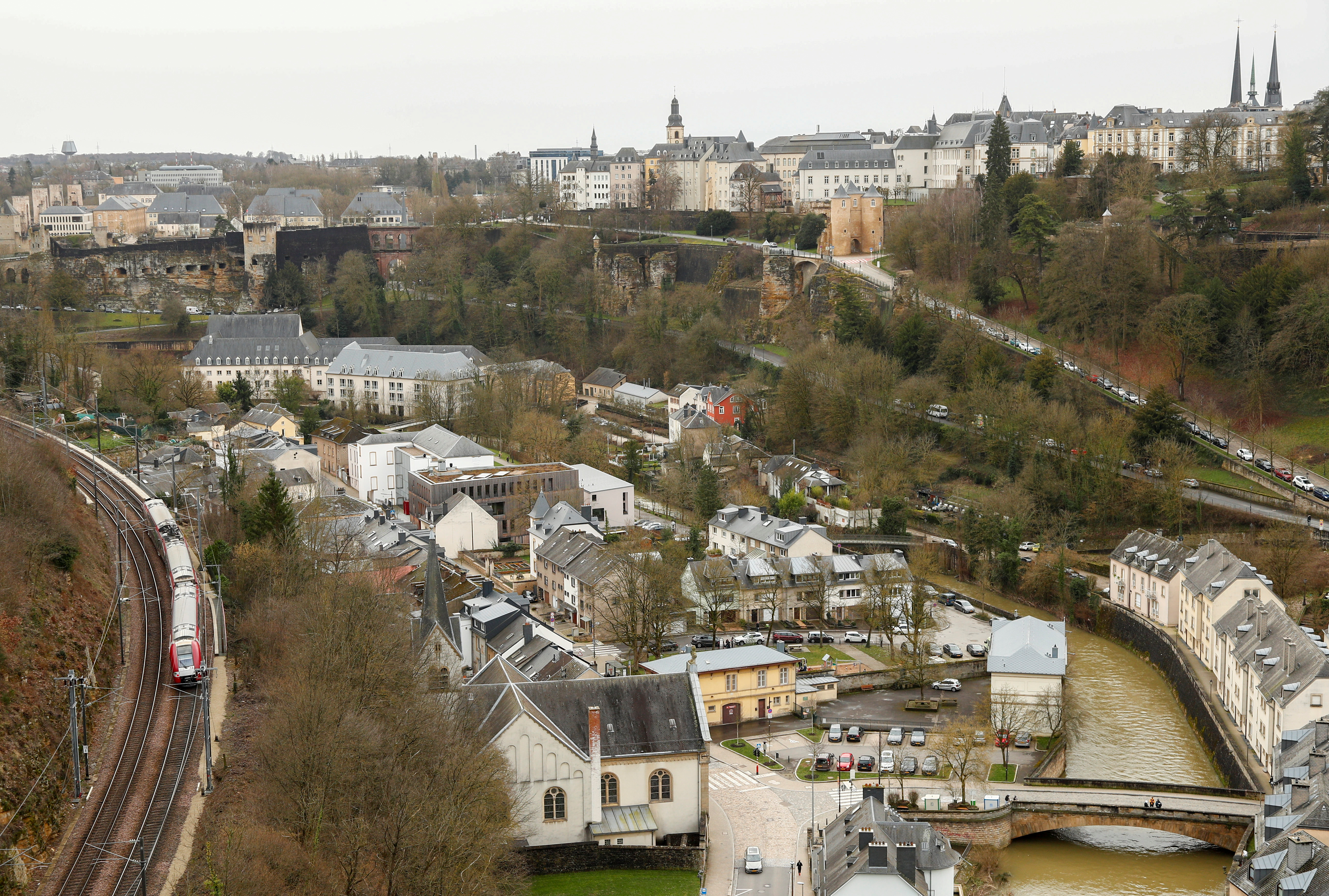Vista general de la ciudad de Luxemburgo, ya que se convierte en el primer país del mundo en ofrecer transporte público gratuito, 29 de febrero de 2020. REUTERS/Francois Lenoir
