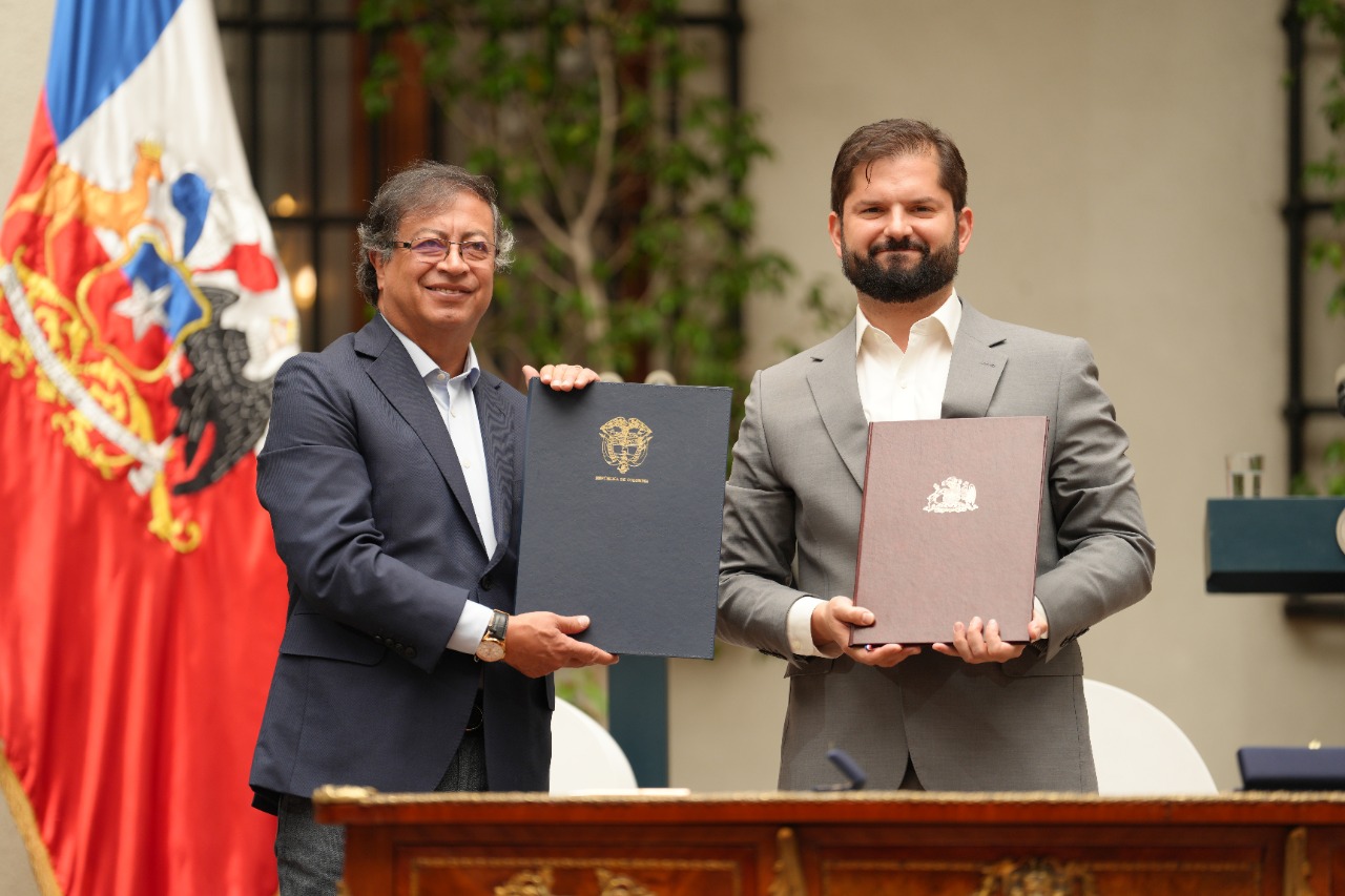 Gustavo Petro le planteó a Chile un acuerdo aeroespacial como herramienta para poner en marcha la Reforma Agraria - Infobae
