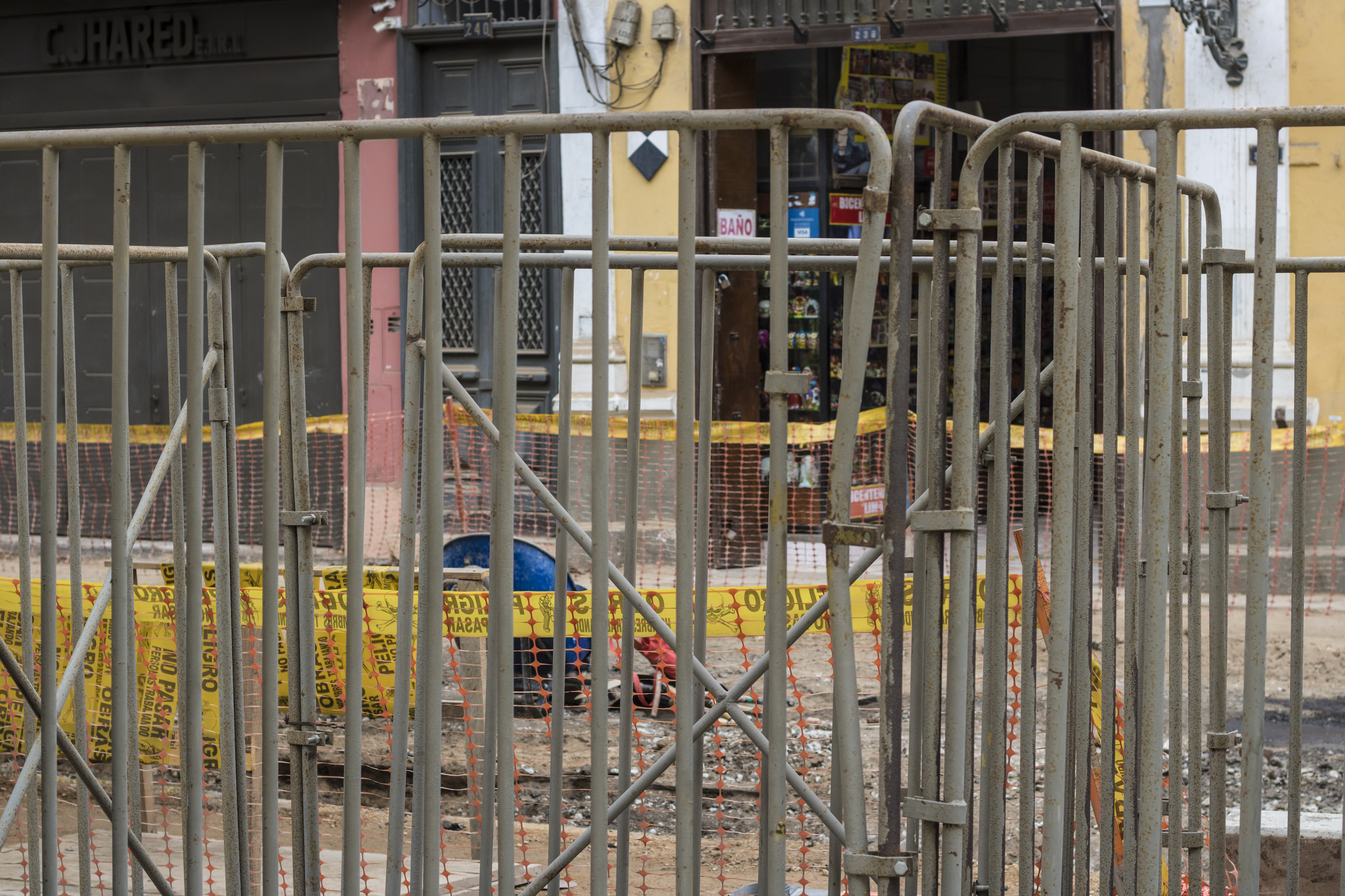 Más de 30 rejas cercan la Plaza de Armas. Foto: Carlo Fernández/Infobae