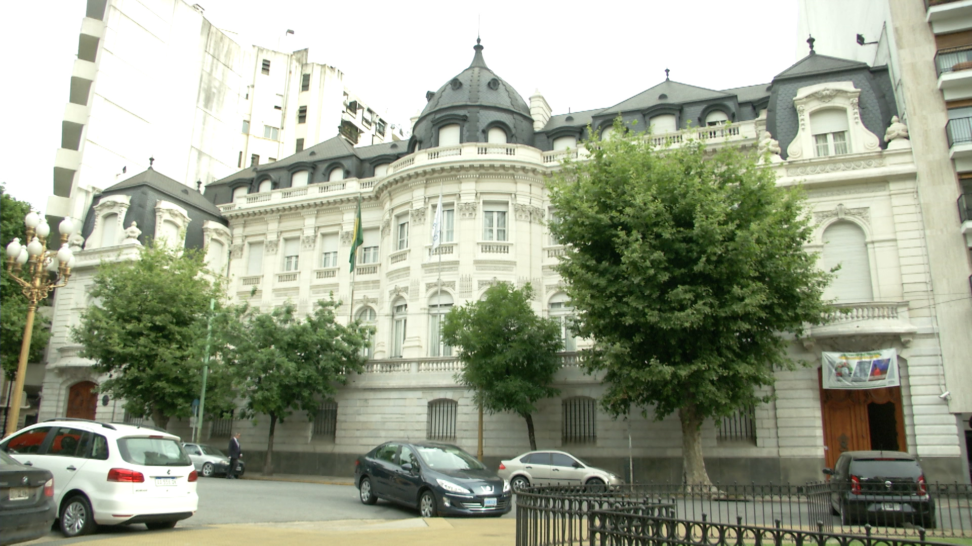 Desde 1945 el palacio alberga la Embajada de Brasil en Argentina