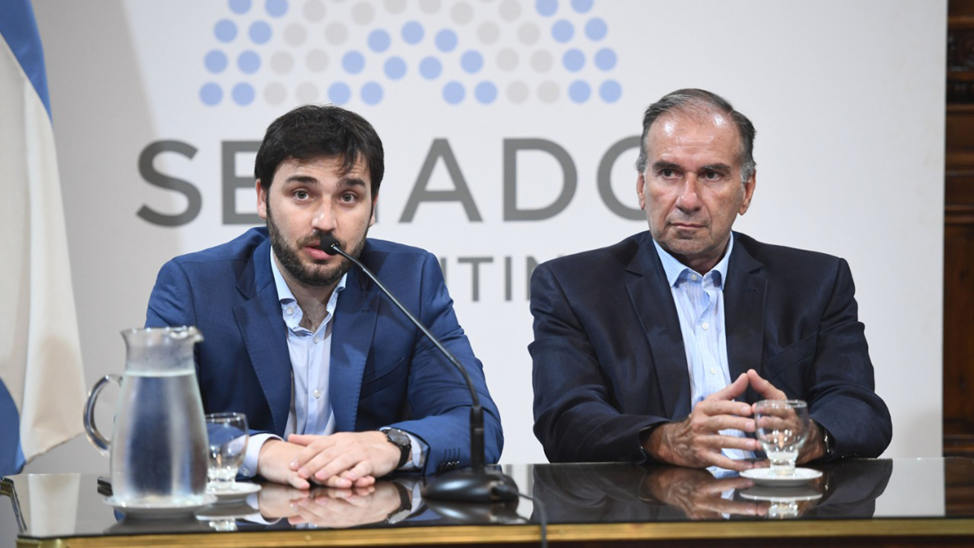 Ignacio Torres y Humberto Schiavoni, jefe del bloque de senadores nacionales del PRO