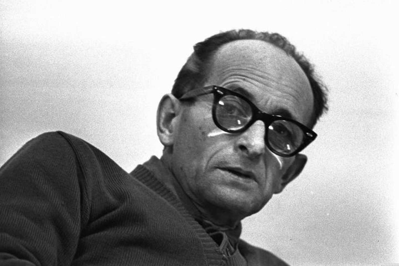 Eichmann fue ejecutado el 1 de junio de 1962, en la prisión de Ramla. Su cuerpo fue incinerado y sus cenizas arrojadas fuera de las aguas jurisdiccionales de Israel