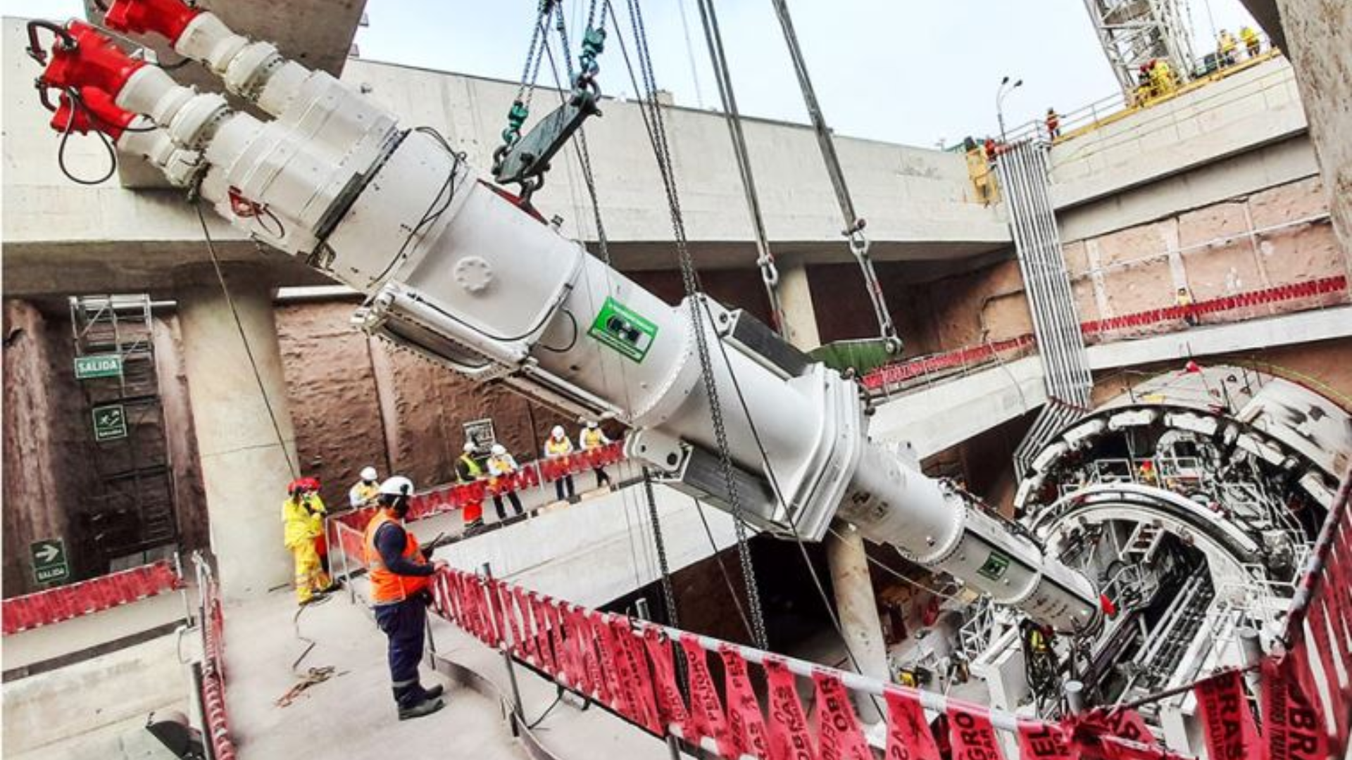 Tuneladora para excavar los túneles de la Línea 2 del Metro de Lima.