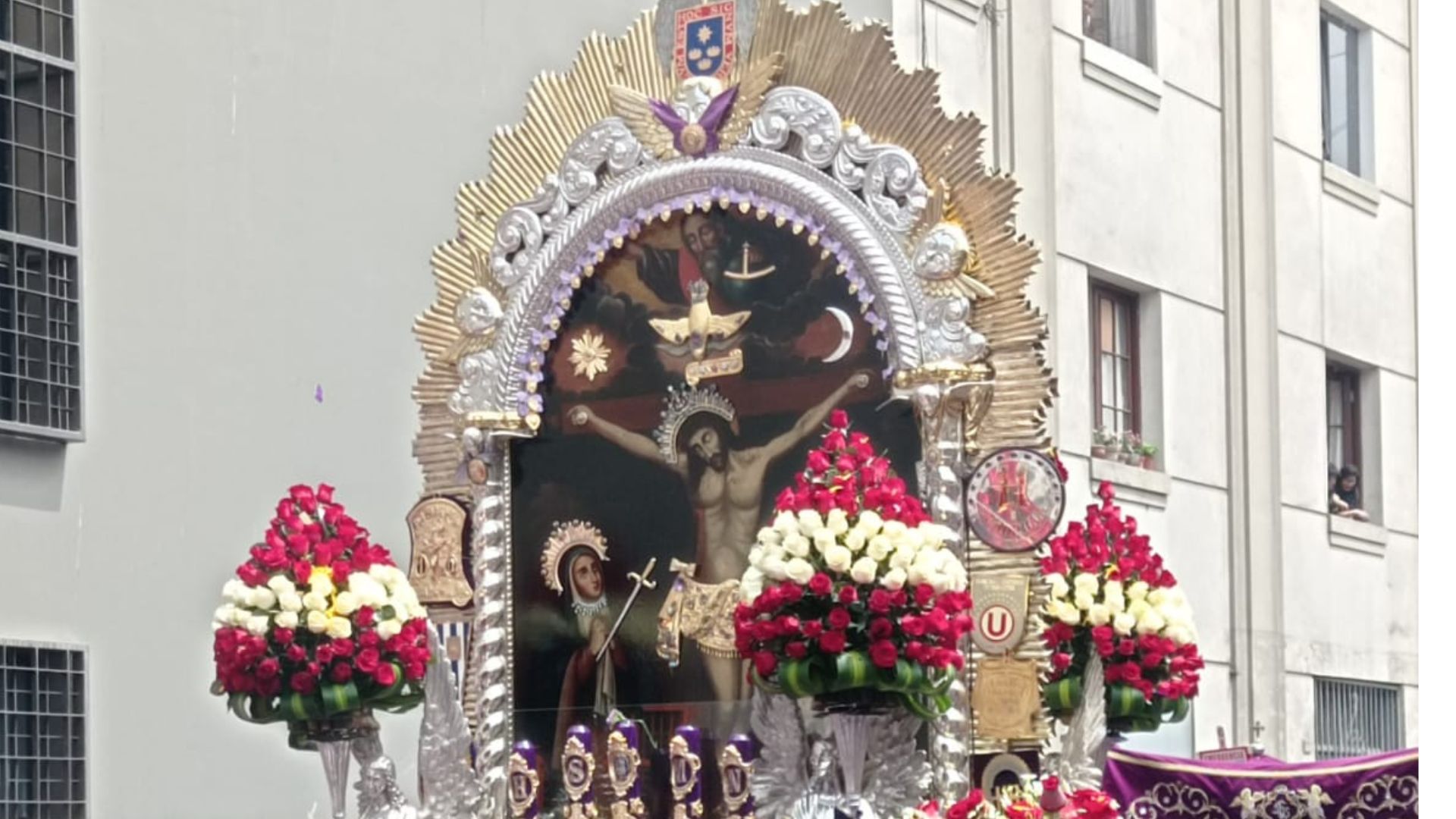 En Medio De Aplausos El Señor De Los Milagros Terminó Su Primer Recorrido Por Las Calles Del 5111