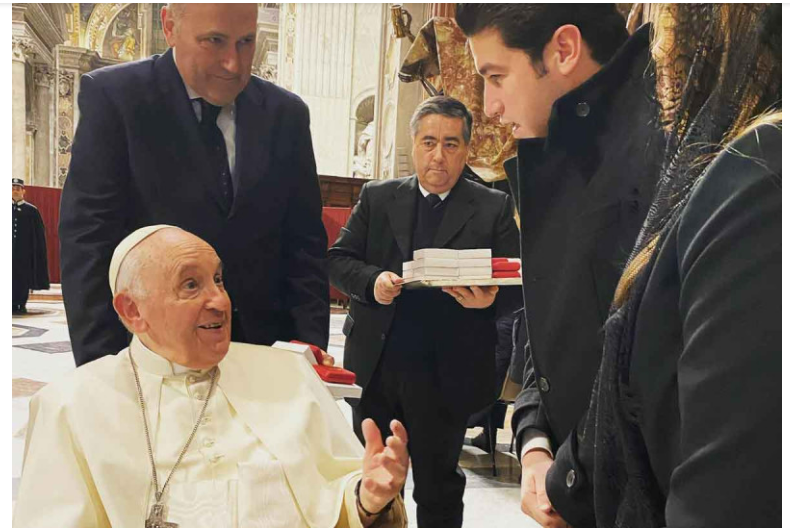 Samuel García and Pope Francis in the Vatican (Cuartoscuro)
