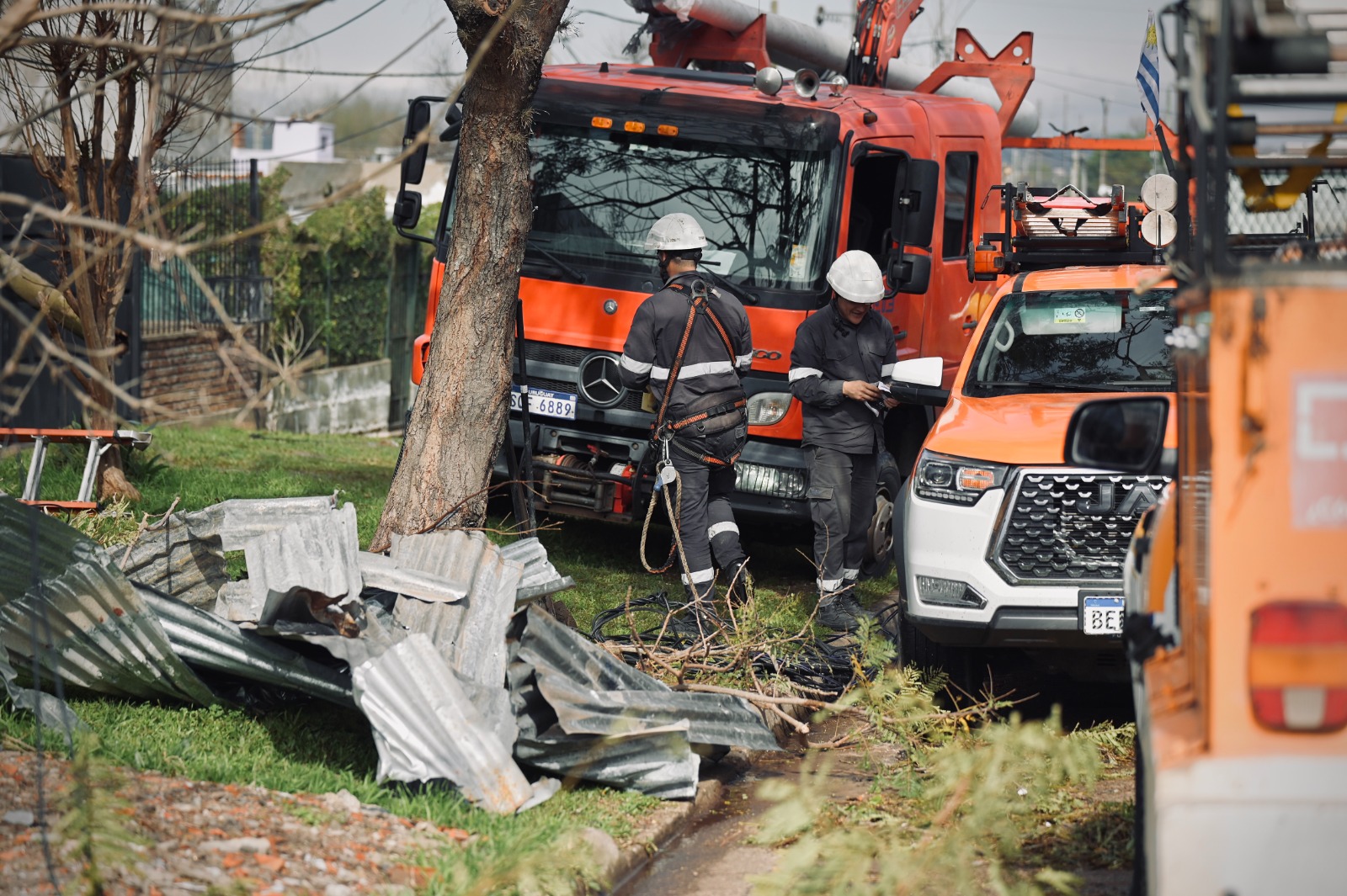 Un temporal con vientos de 130 km/h dej&oacute; una muerta y miles de damnificados en Uruguay: "Vol&oacute; todo"
