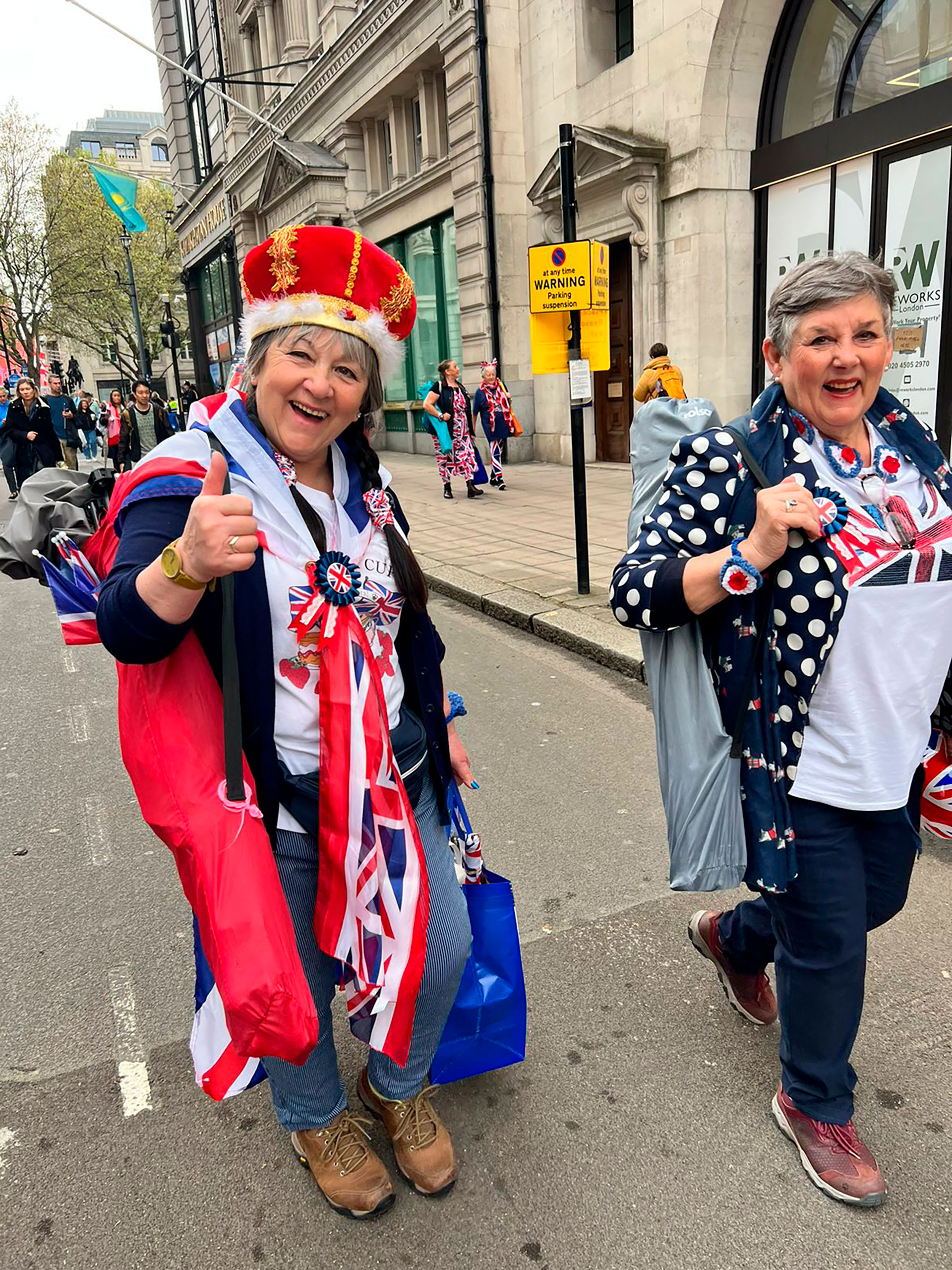 Los británicos se lanzan a las calles para celebrar la coronación del nuevo rey 