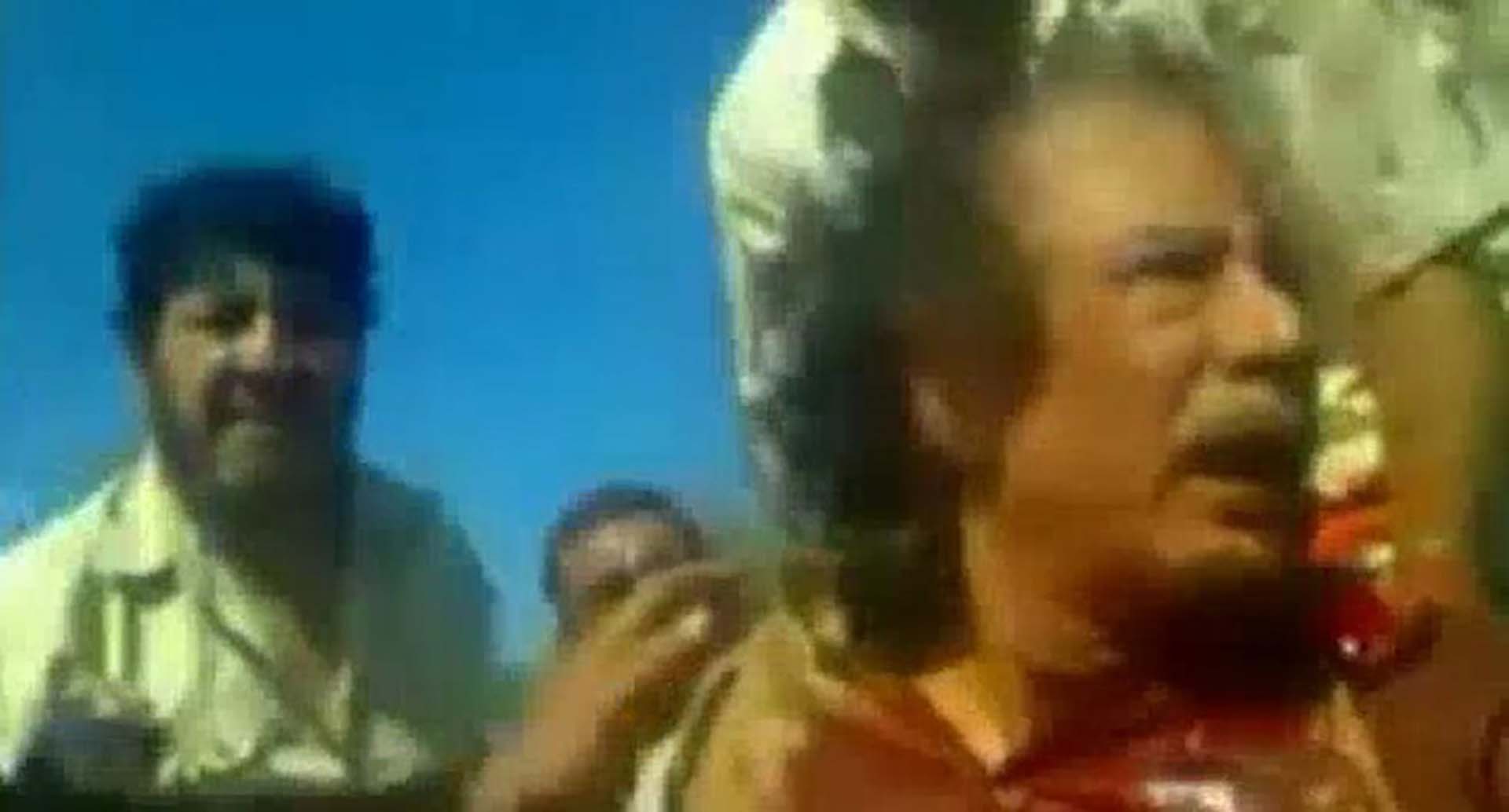 Los instantes finales de Muammar Gadafi en Sirte, su ciudad natal, donde fue muerto a los 69 años