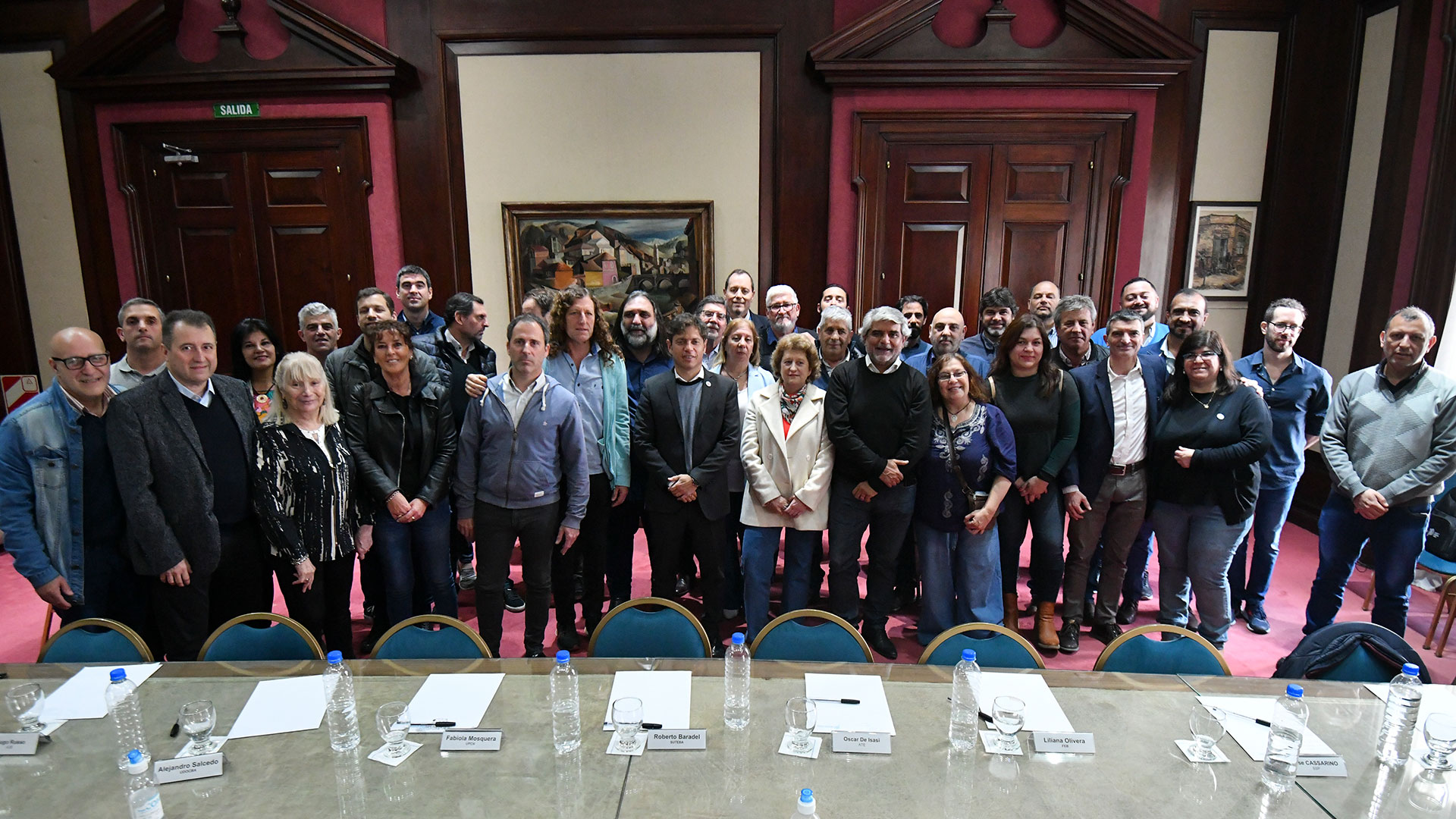 Kicillof y ministros reunidos con representantes gremiales de la provincia de Buenos Aires 
