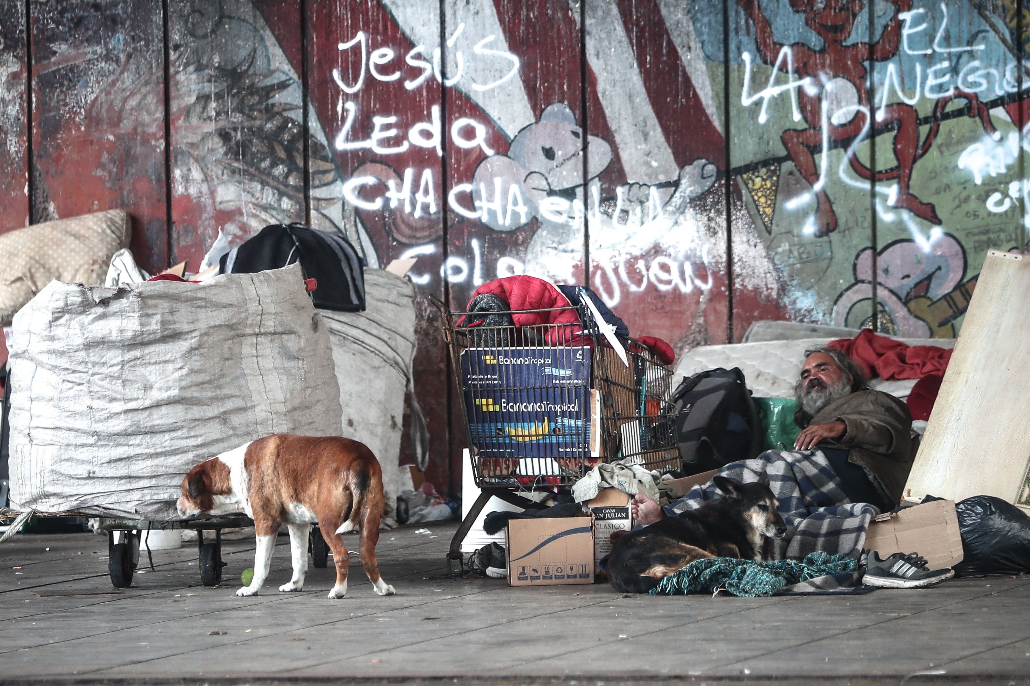 La pobreza en Argentina llega al 42% de la población, según el Indec (EFE/Juan Ignacio Roncoroni)
