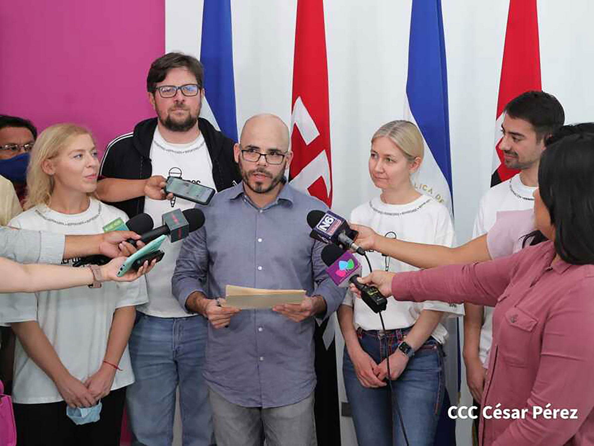 Daniel Edmundo Ortega Murillo, hijo de Daniel Ortega y Rosario Murillo, recibió en el aeropuerto de Managua a la delegación de periodistas de Russia Today (RT). (Foto 19 Digital)