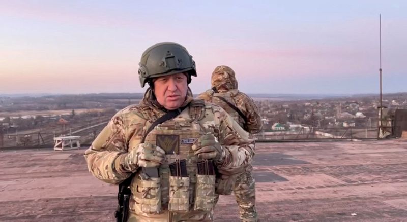 Yevgeny Prigozhin, fundador de la fuerza mercenaria rusa Wagner, habla en Paraskoviivka, Ucrania, en un video publicado el 3 de marzo (Concord Press Service/vía Reuters)