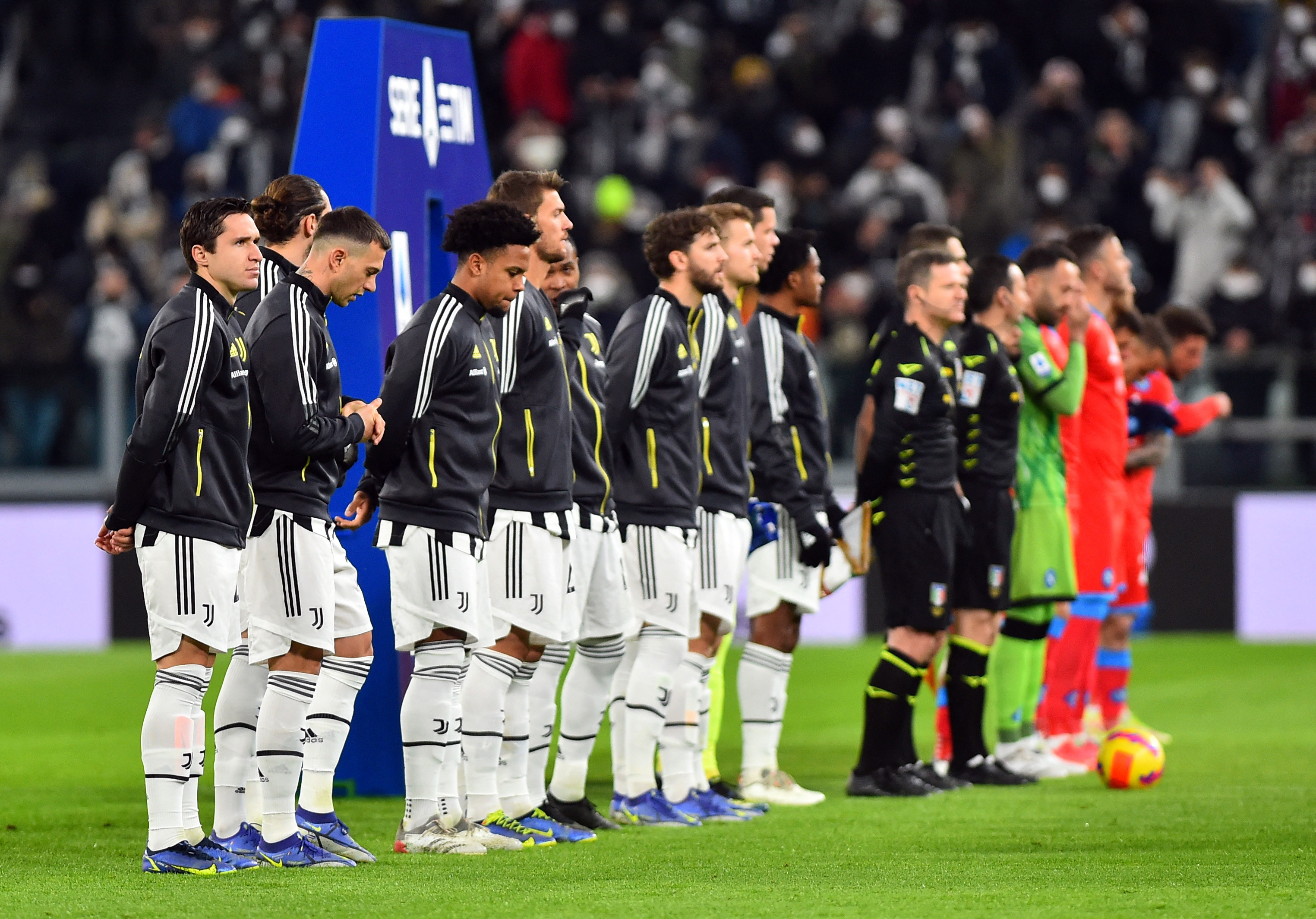 Las discusiones se habrían presentado en el entretiempo del juego entre Juventus y Napoli REUTERS/Massimo Pinca