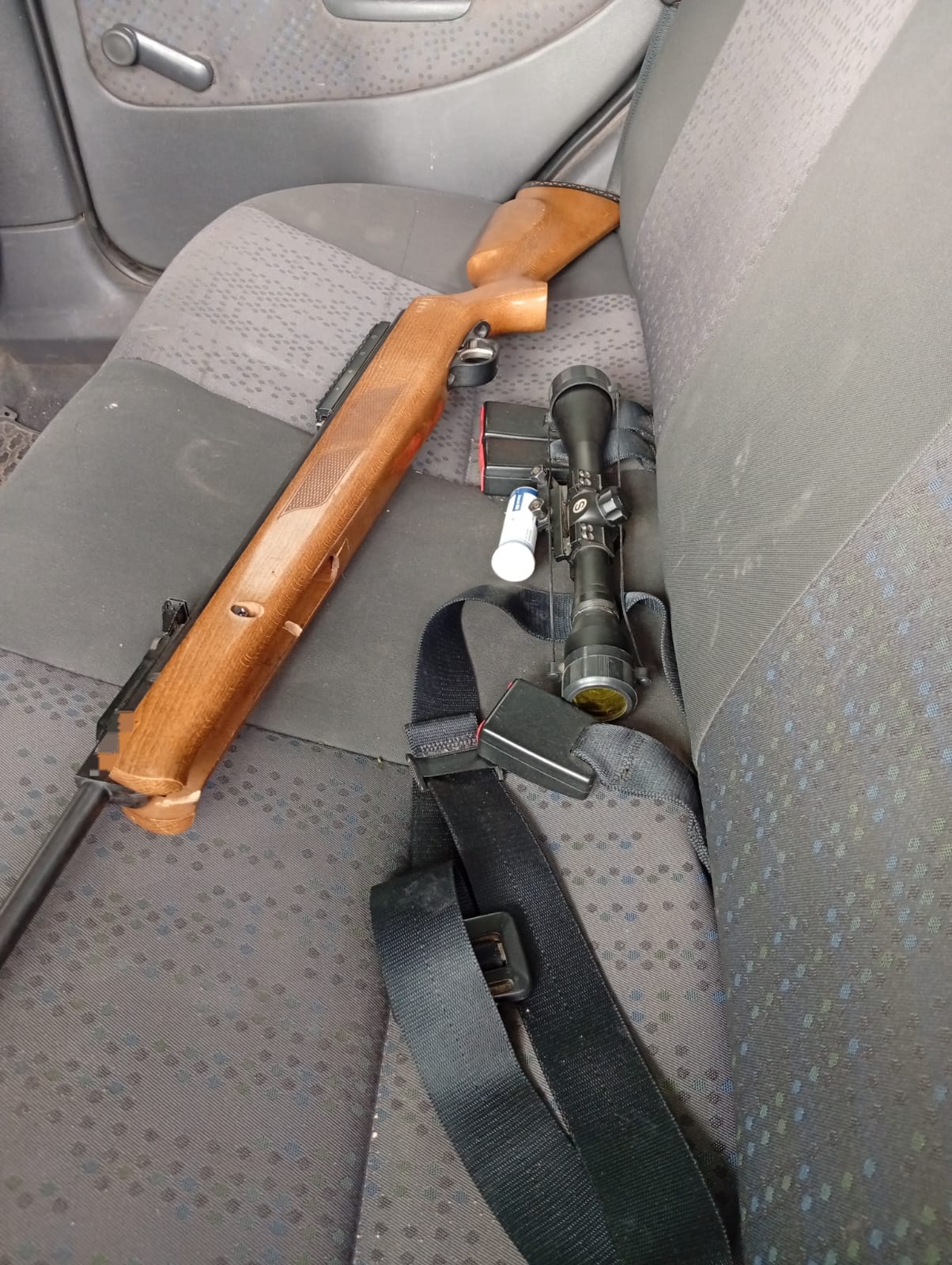 Empieza el juicio a Hadi Matar, el hombre que atacó a escritor Salman Rushdie 