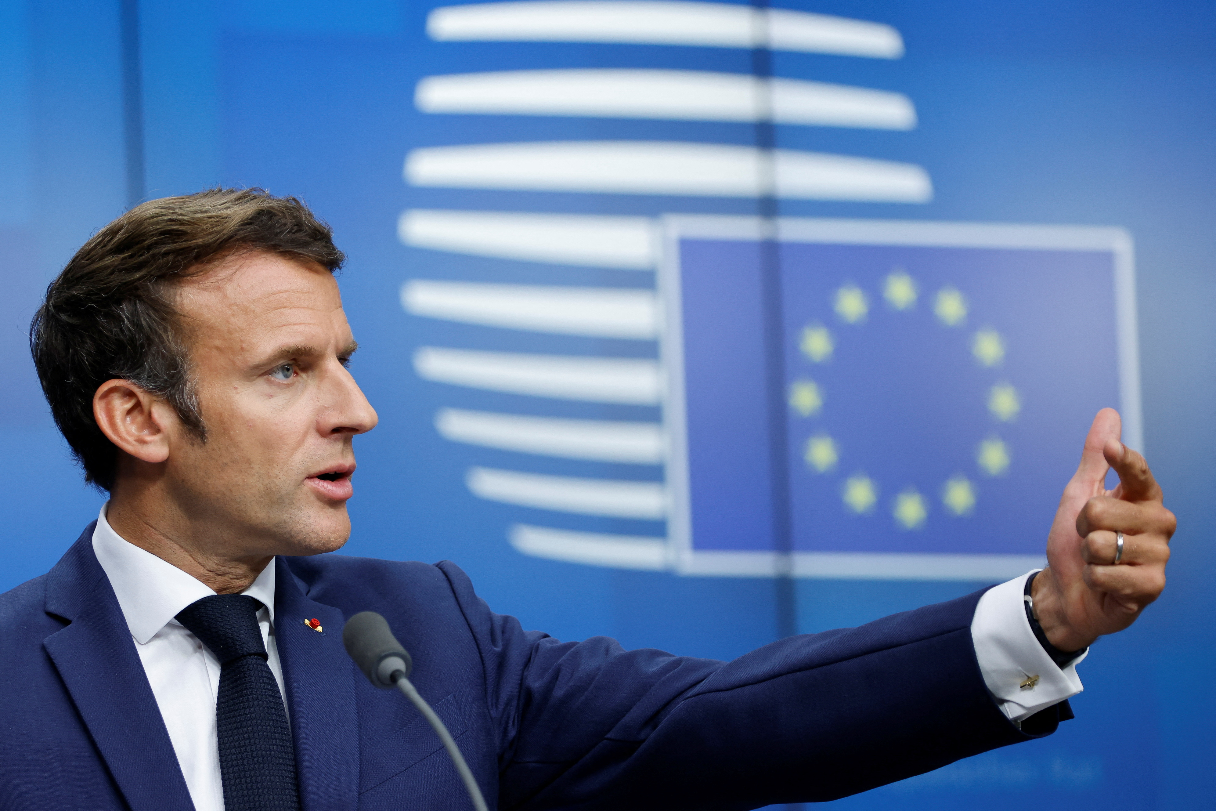 Mientras siguen las negociaciones, Macron se muestra confiado en que llegará a acuerdos en el Parlamento