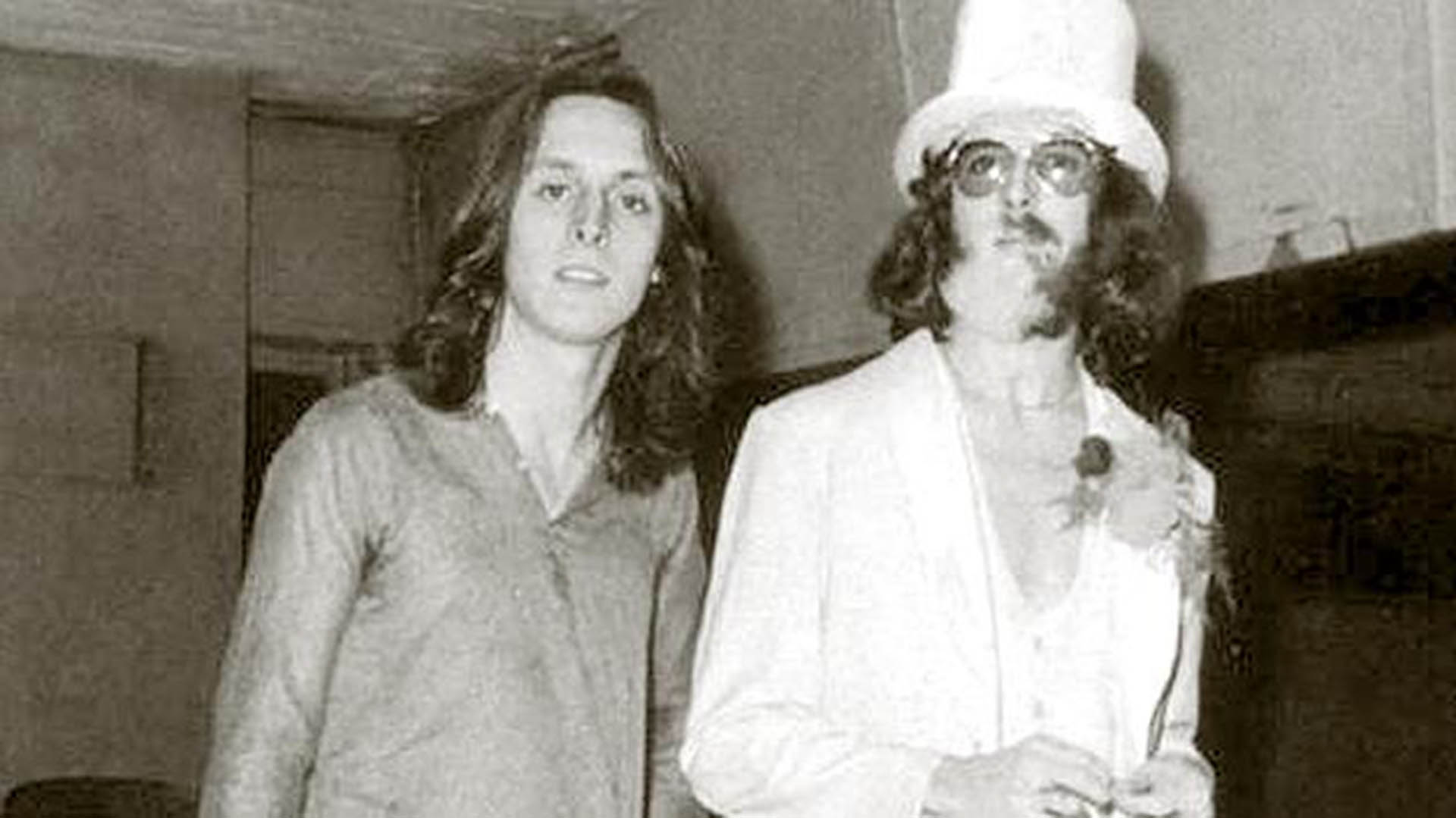 Nito Mestre y Charly García antes de subirse al escenario del Luna Park el 5 de septiembre de 1975