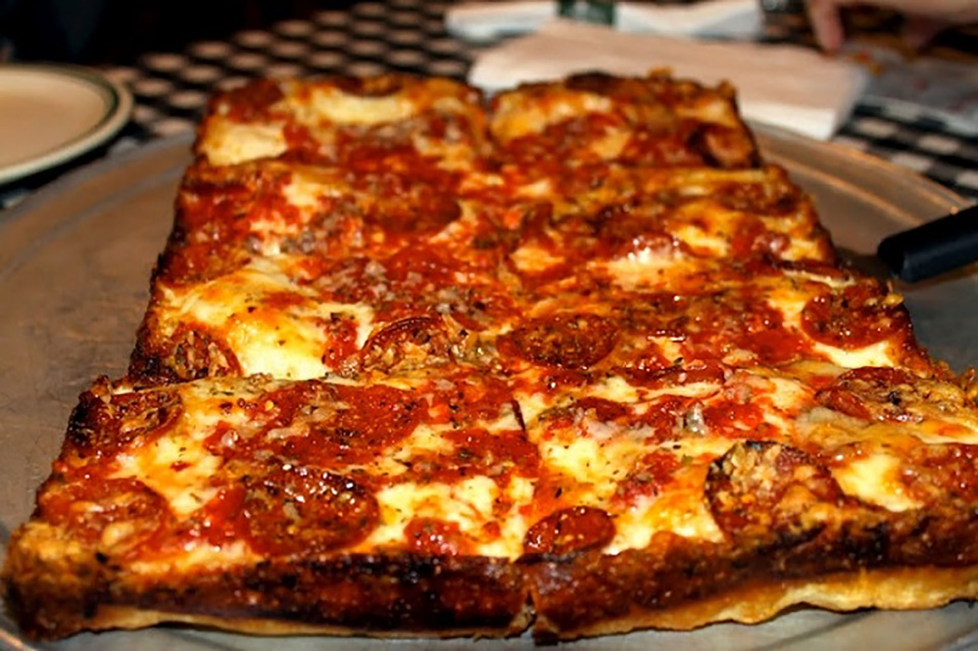 La pizza Detroit es una pizza estilo americano