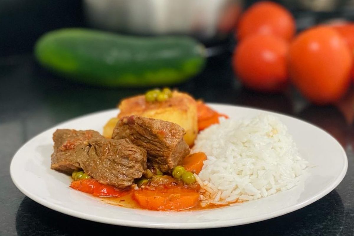 Aprende a preparar estofado de carne con la tradicional receta peruana -  Infobae