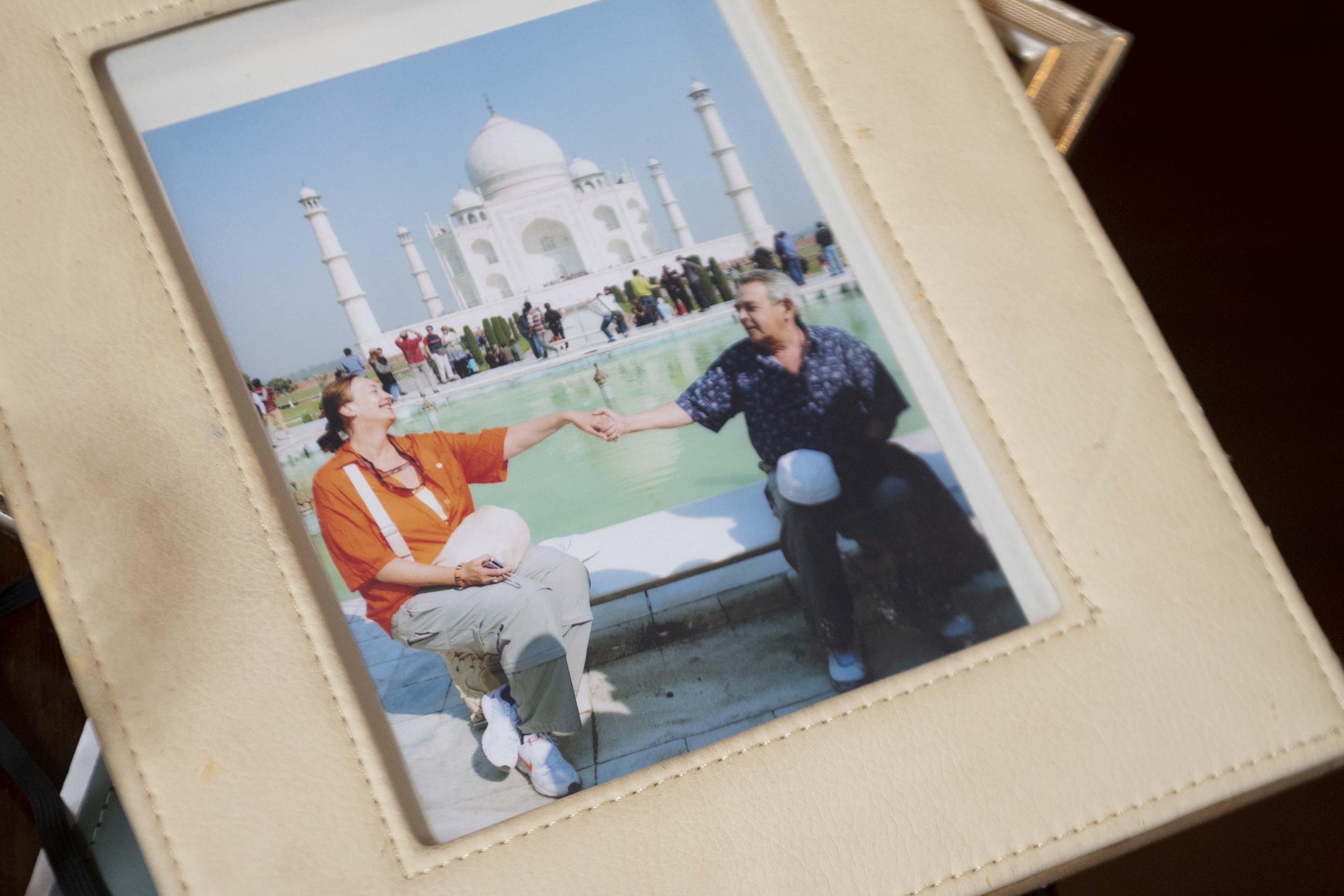 Adriana y Hugo en el Taj Mahal, en la India (Gastón Taylor)