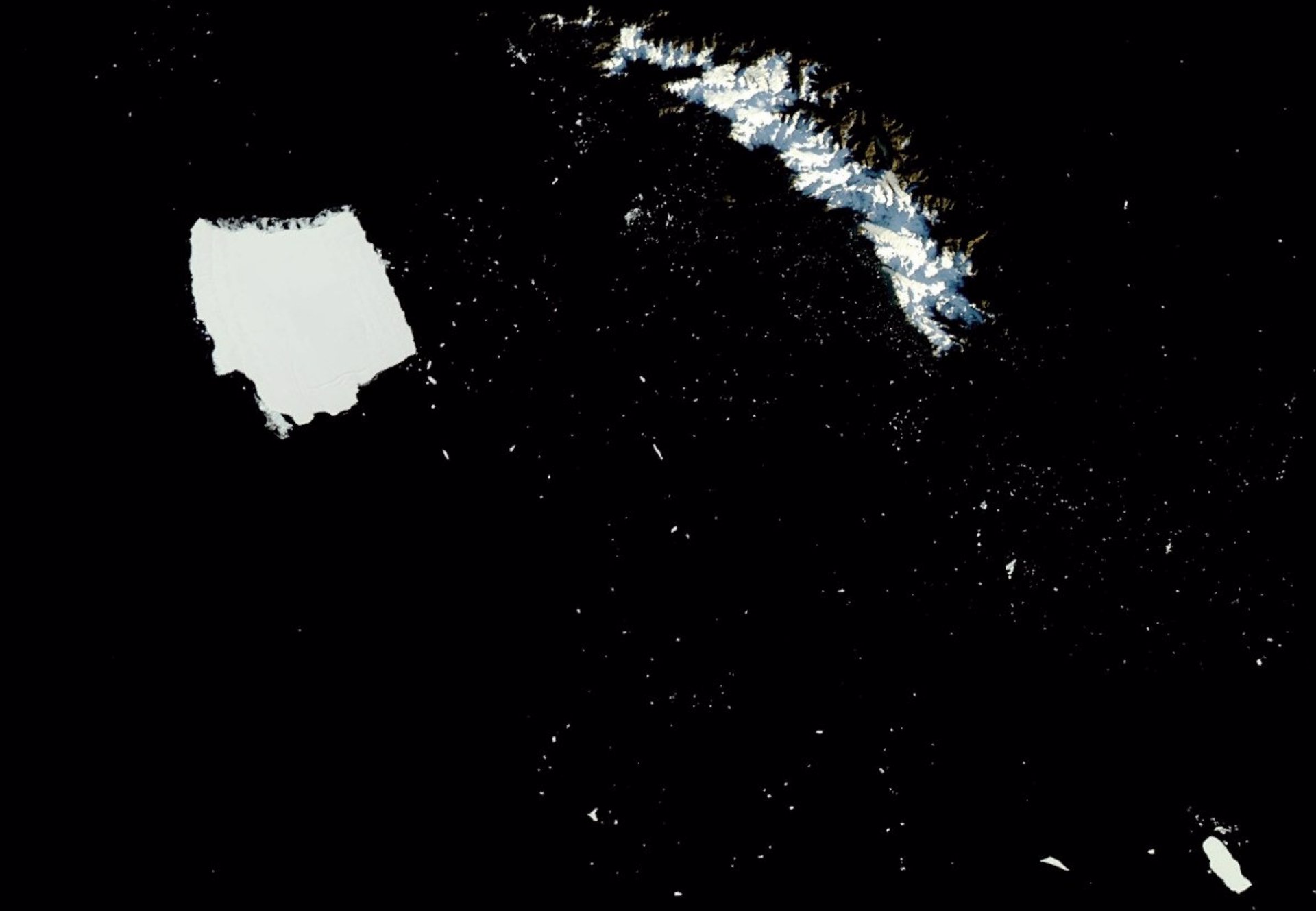 El iceberg más grande del mundo se fragmenta frente a las Islas Georgias del Sur y preocupa a los científicos