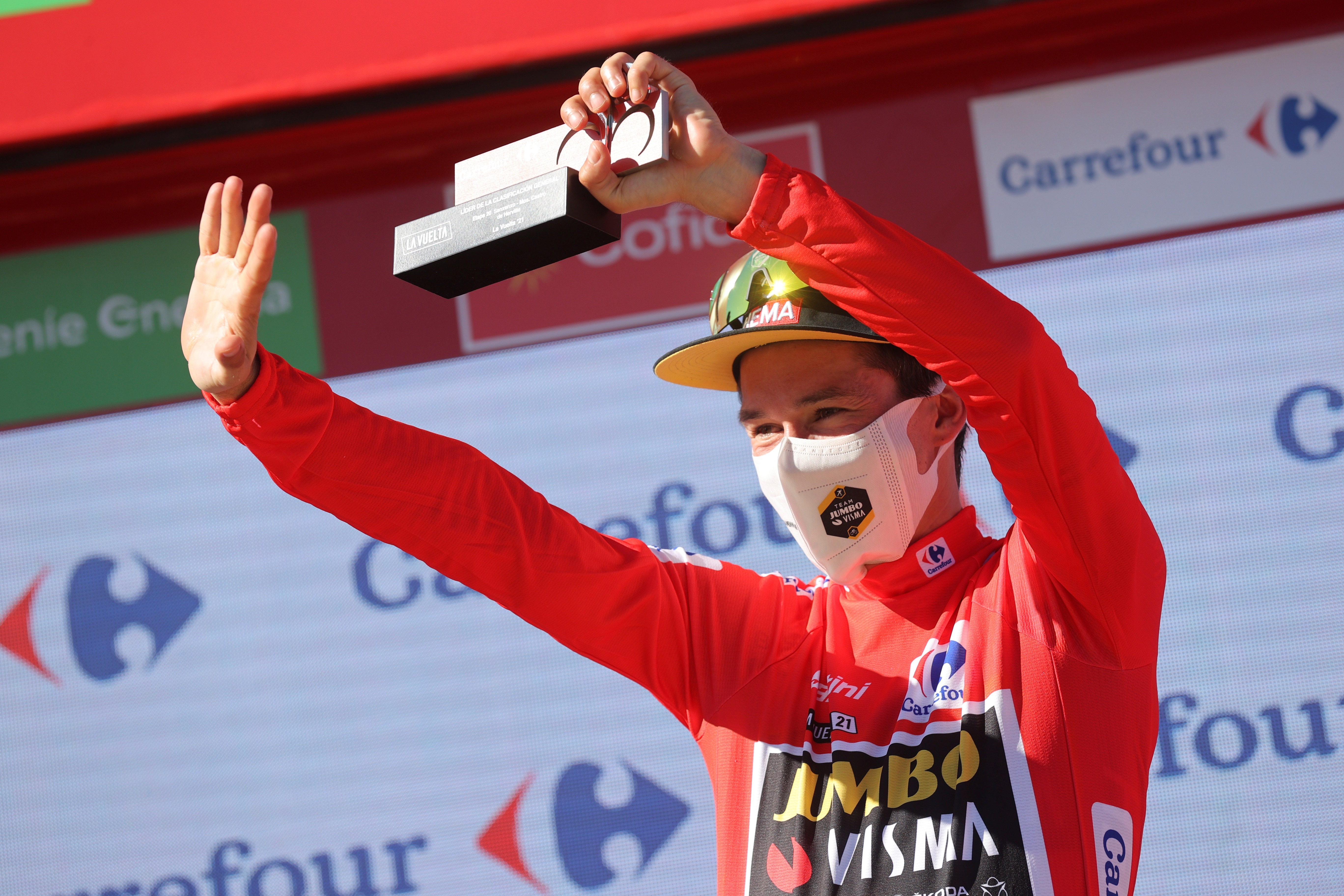 El ciclista esloveno, Primoz Roglic, ganó su tercera edición de la Vuelta a España. Foto: EFE/Manuel Bruque
