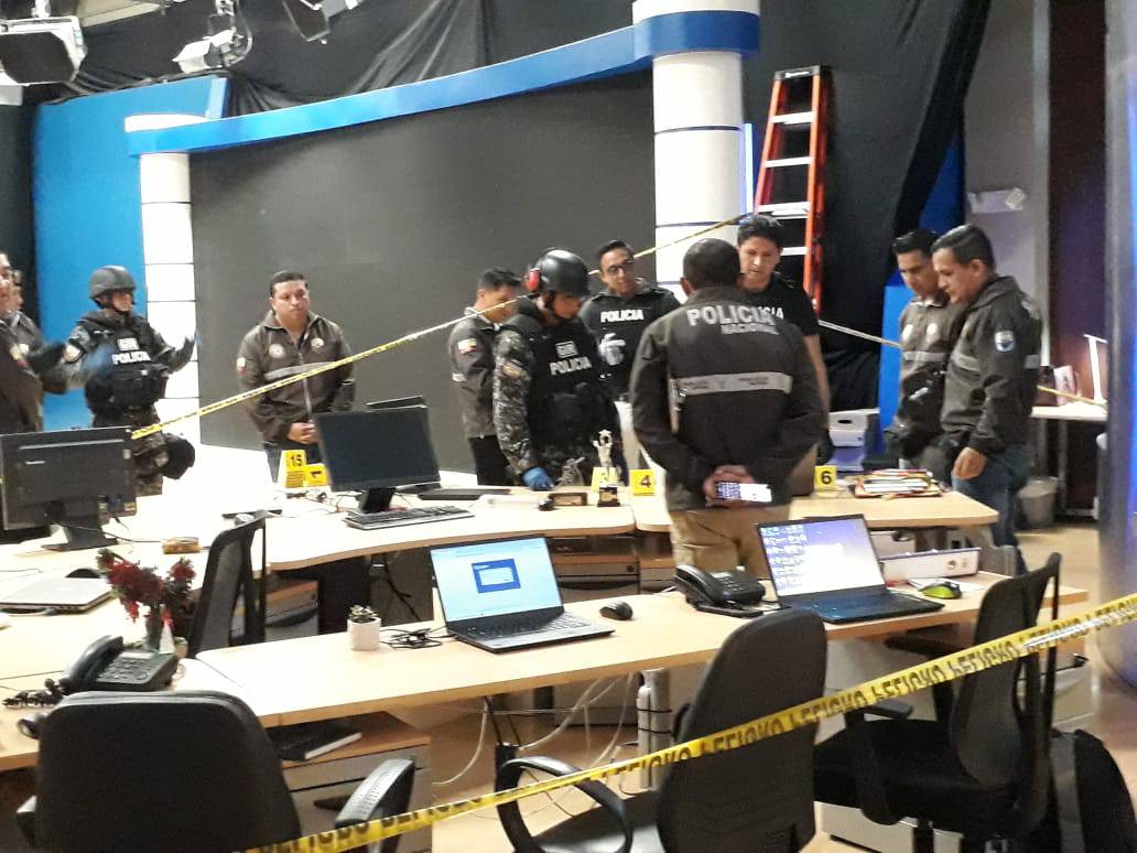 La Policía se dirigió a los medios de comunicación que registraron que un sobre con una USB explosiva llegó a sus instalaciones. (Fiscalía General)
