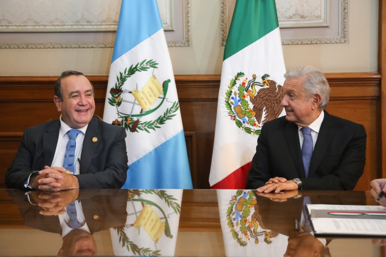 AMLO trabajará con el Gobierno de Guatemala a fin de lanzar un programa de cooperación laboral (Foto: Twitter/Ministro de Guatemala)
