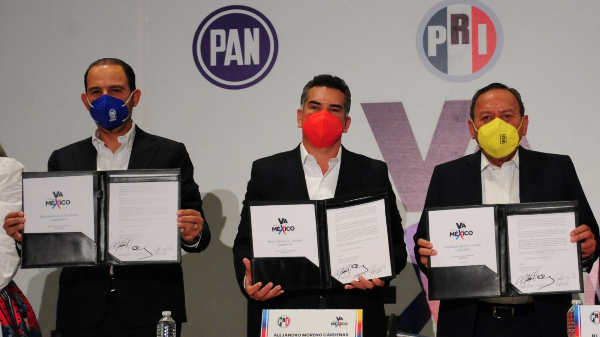 A la par que Gustavo Hoyos, los líderes del PRI, PAN y PRD condenaron lo mismo (Foto: Cuartoscuro)