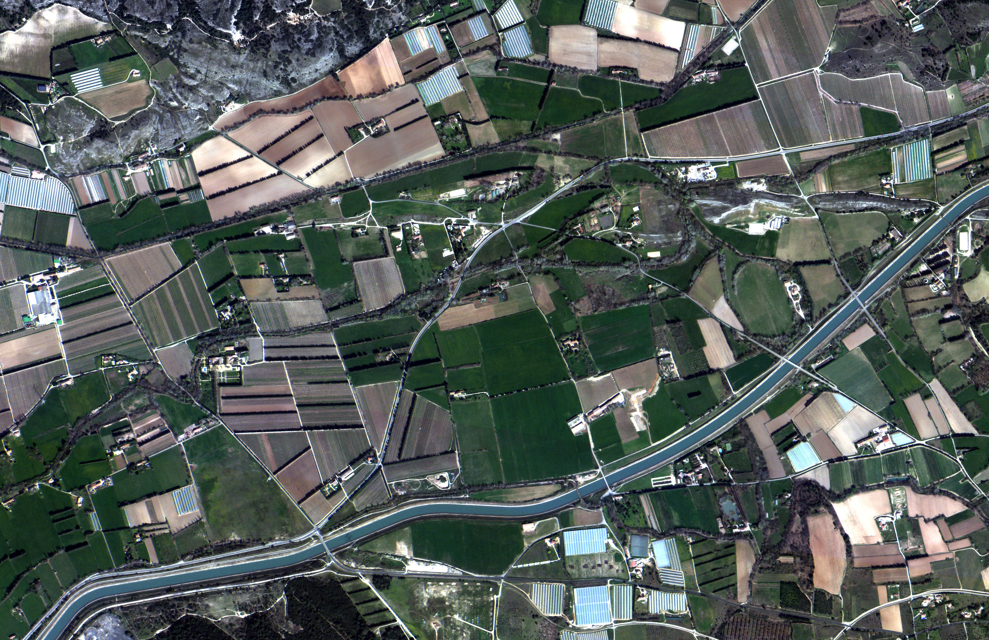 Imagen de Lamanon, Francia tomada con satélites de Satellogic