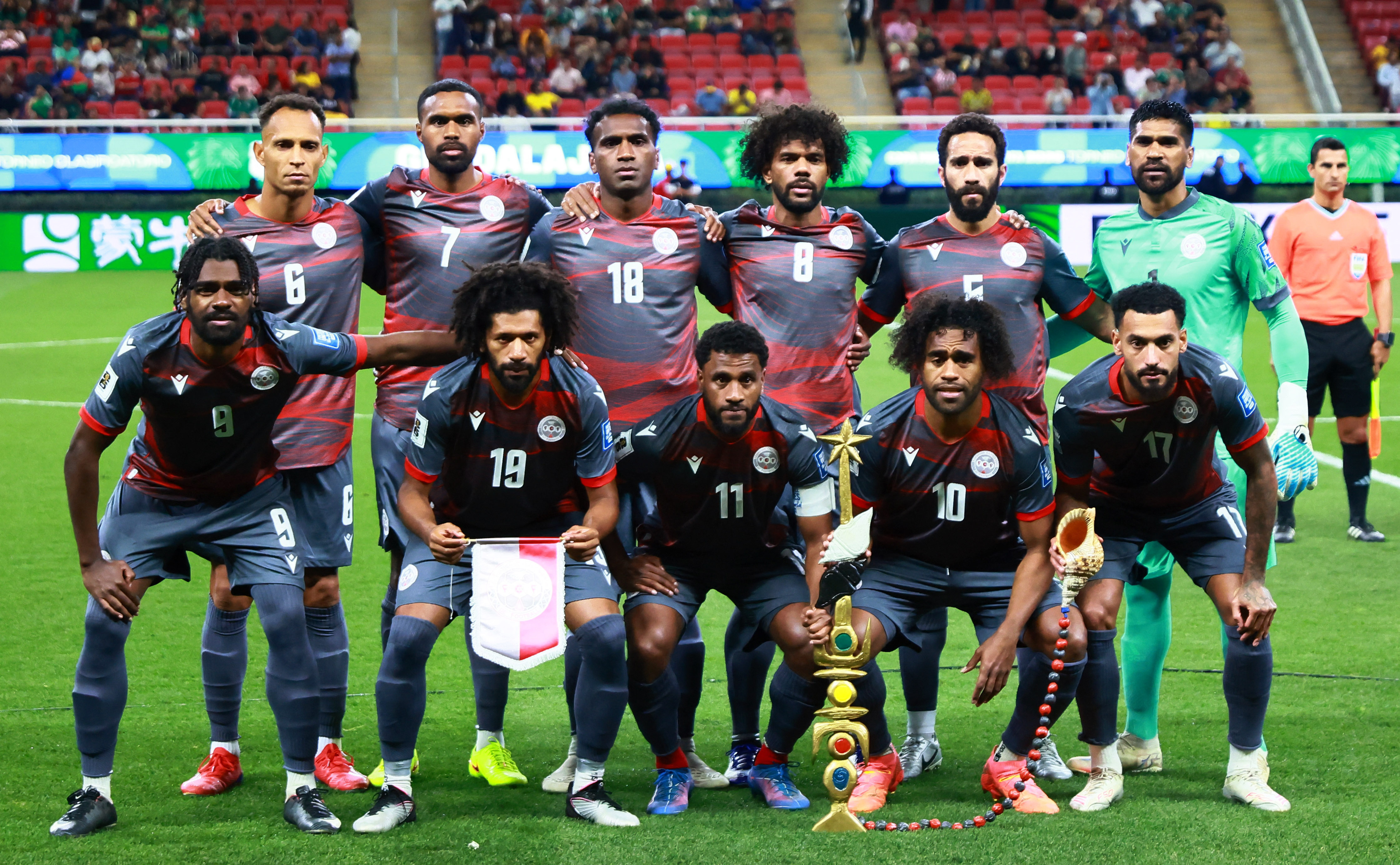 El gesto inesperado del capit&aacute;n de Nueva Caledonia ante Jamaica que se viraliz&oacute; en redes: la llamativa reacci&oacute;n del arquero