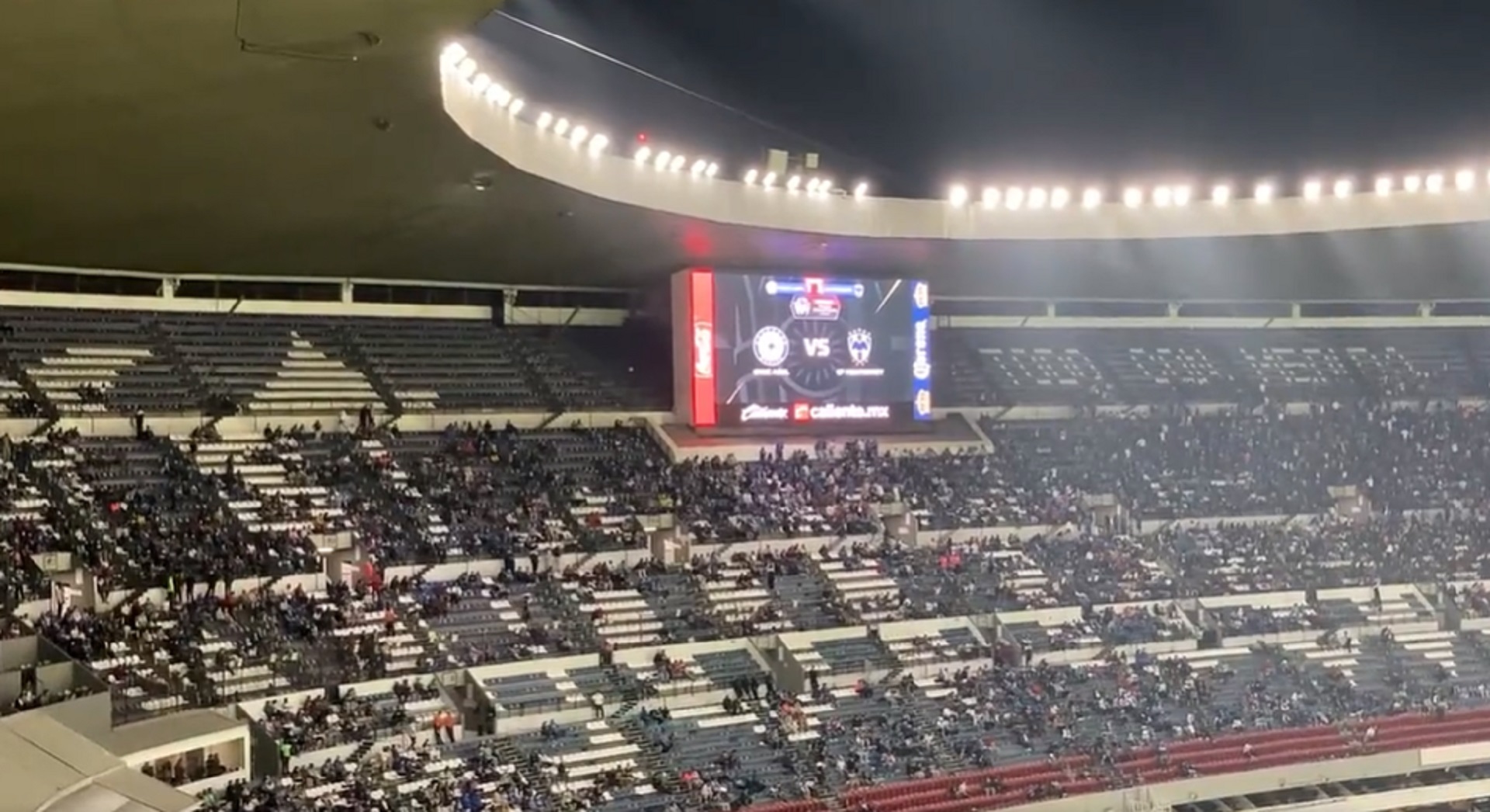 Sonó el grito homofóbico en el Cruz Azul vs Monterrey Liga de Campeones Concacaf (Foto: Twitter/@Armand_Mel91)