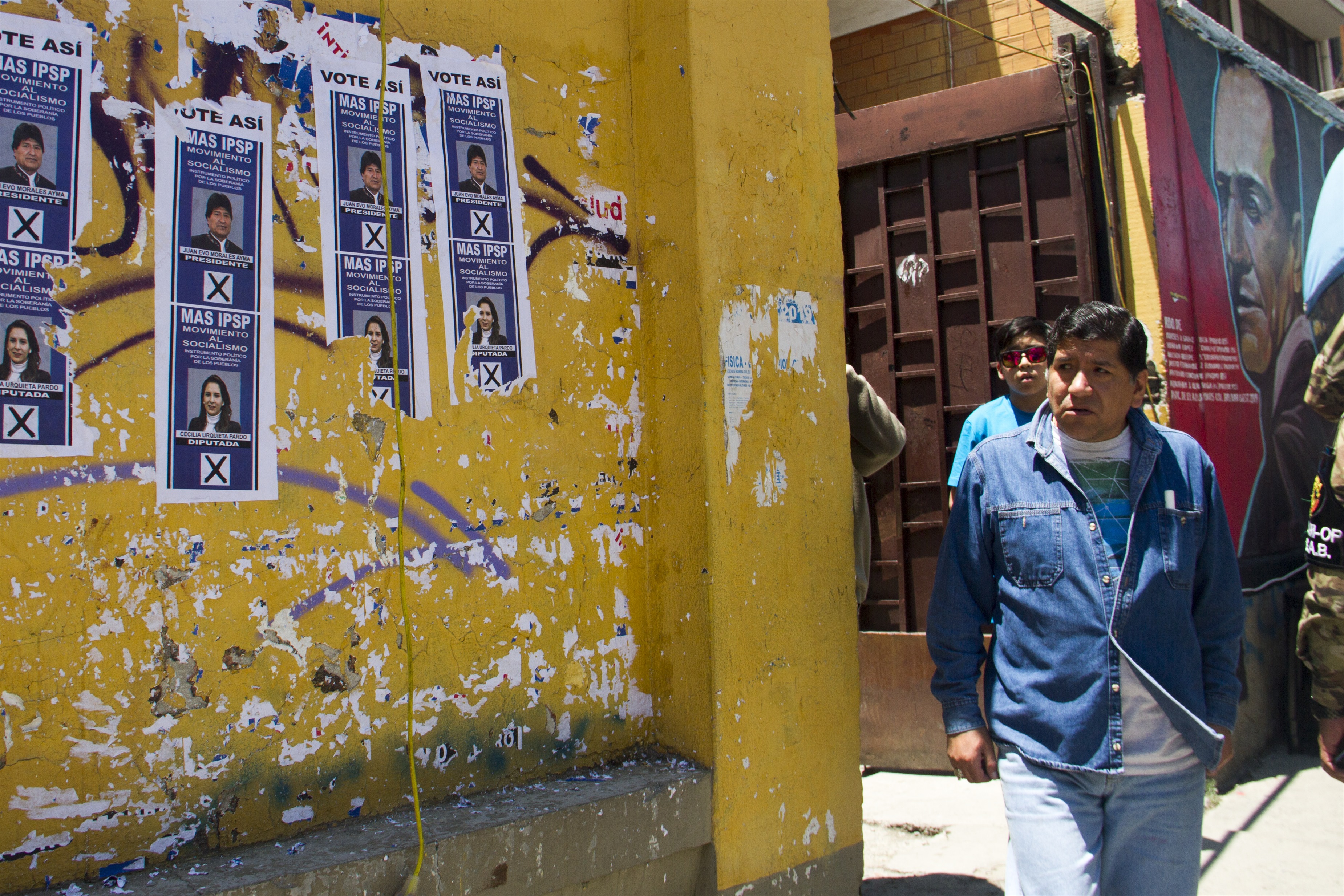 Elecciones en un colegio electoral de La Paz, Bolivia (Europa Press)