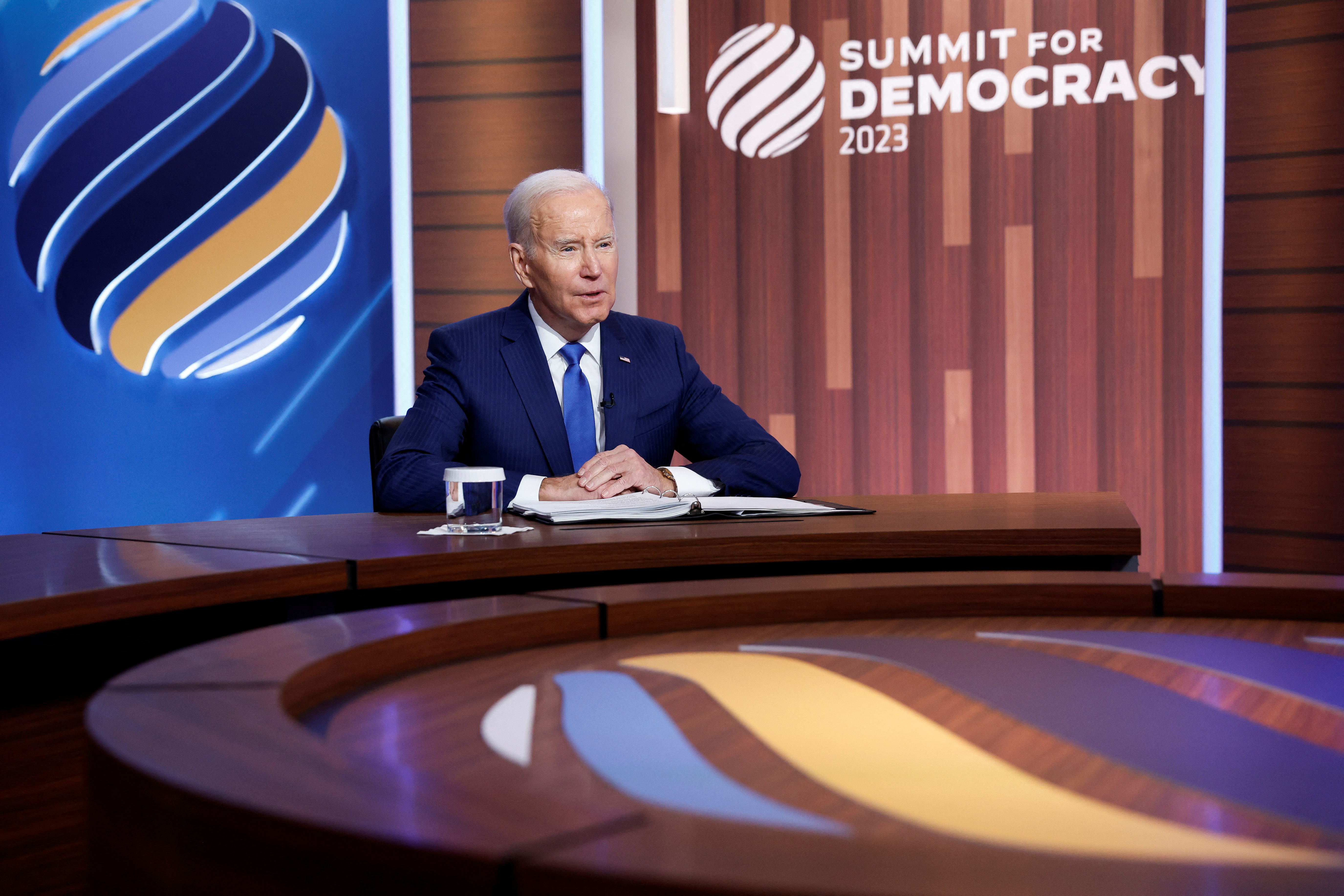 Biden inauguró la Segunda Cumbre por la Democracia haciendo un llamado a fortalecer las instituciones  