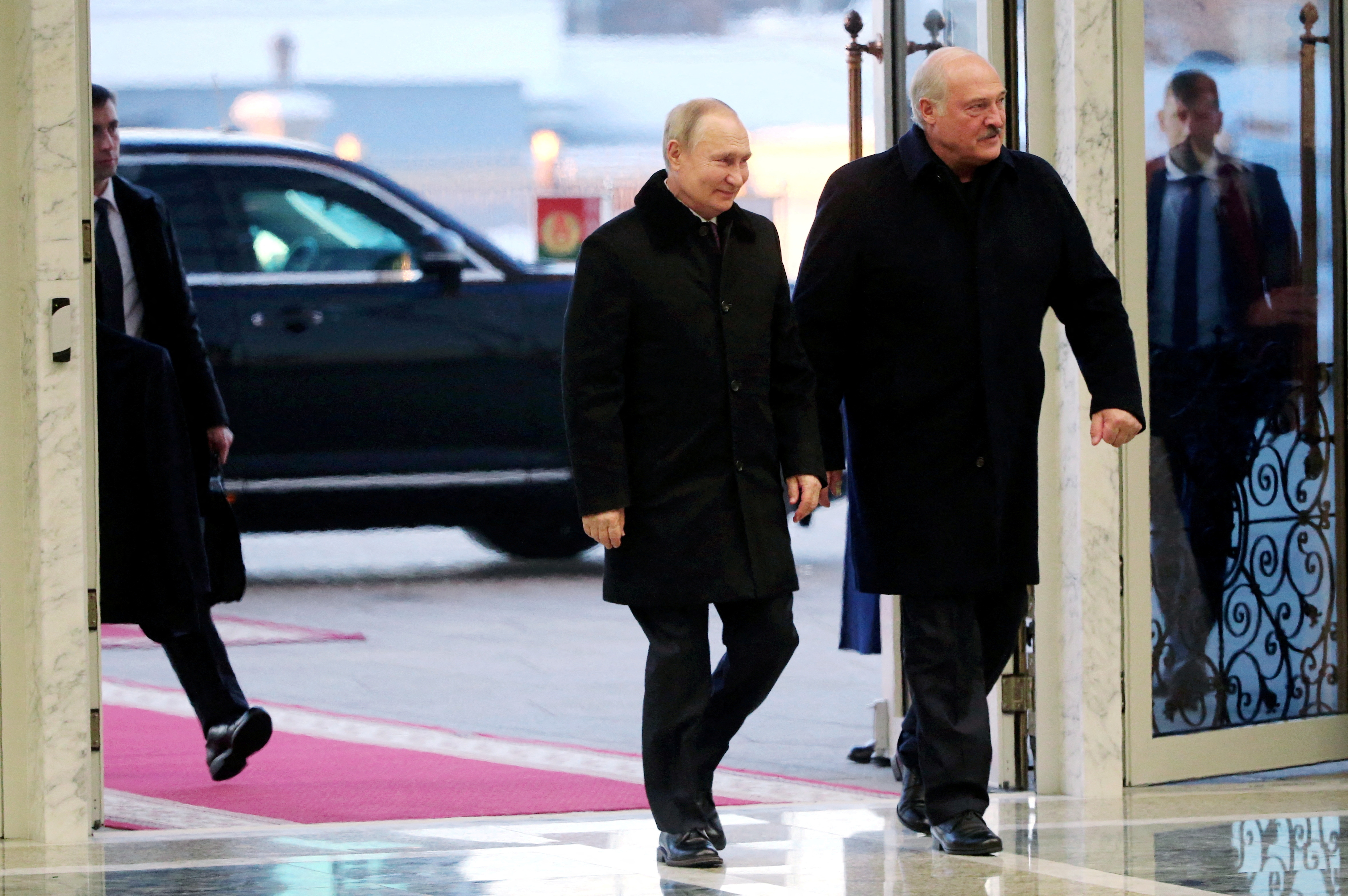 FILE PHOTO: Russian President Vladimir Putin and Belarusian President Alexander Lukashenko.  Sputnik/Konstantin Savrajin/Pond via REUTERS