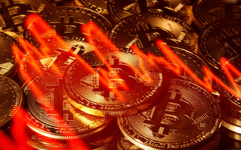 Ilustración fotográfica de la criptomoneda Bitcoin. 13 marzo 2020. REUTERS/Dado Ruvic
