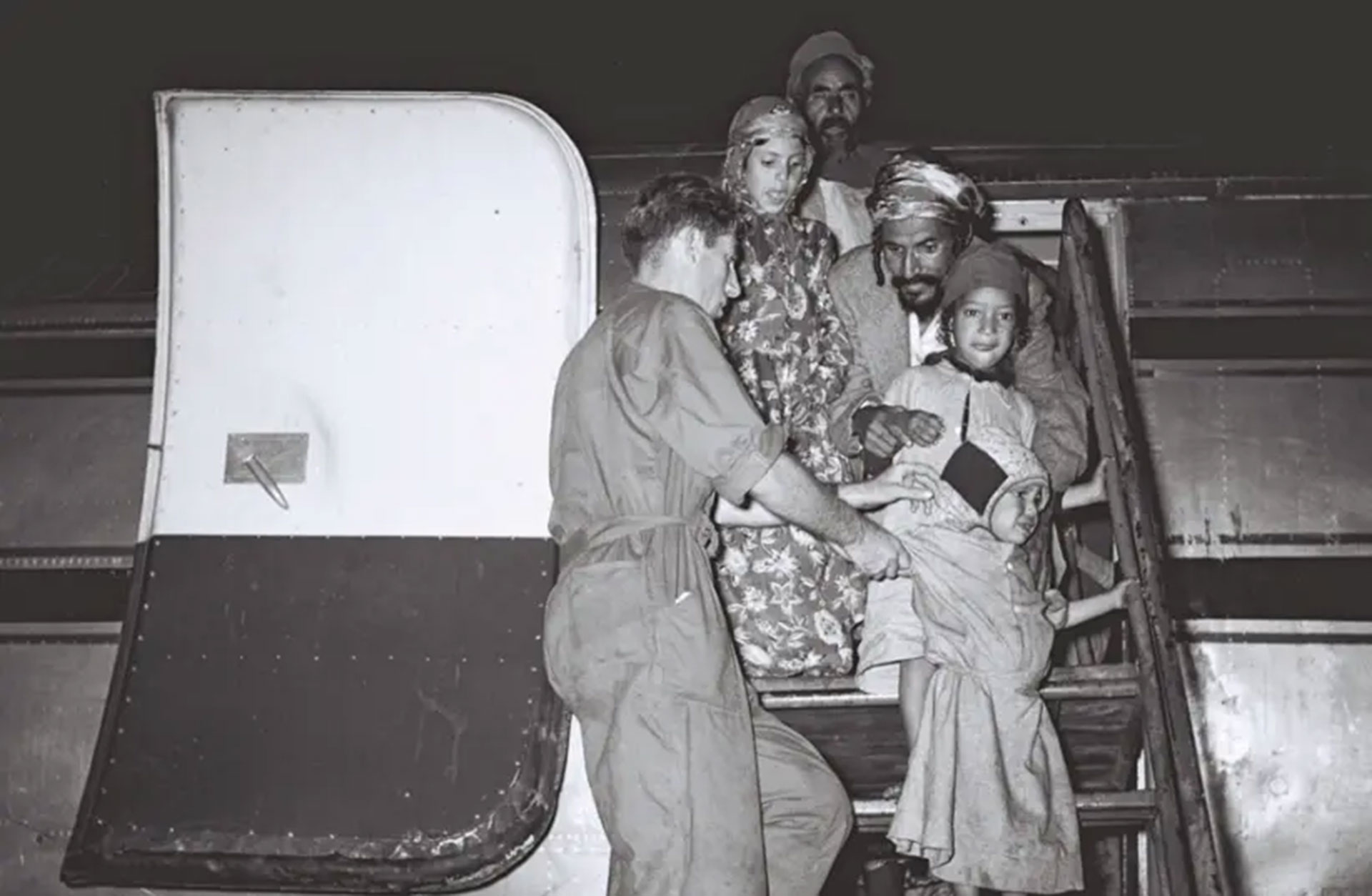 El último vuelo con judíos yemeníes llegó con éxito al aeropuerto de Tel Aviv el 24 de septiembre de 1950 (HANS PINN)