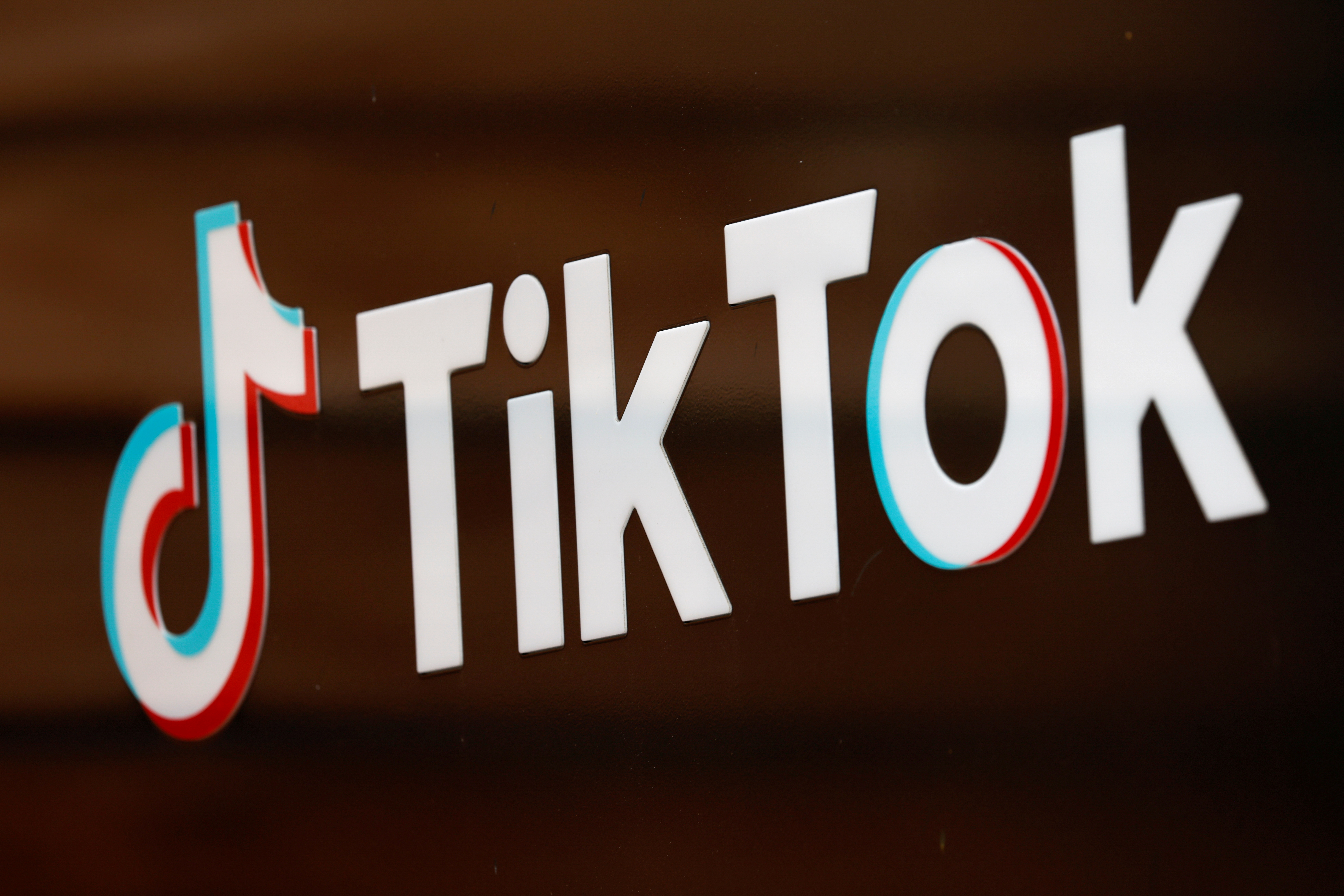 Logo de TikTok. (foto: REUTERS/Mike Blake)