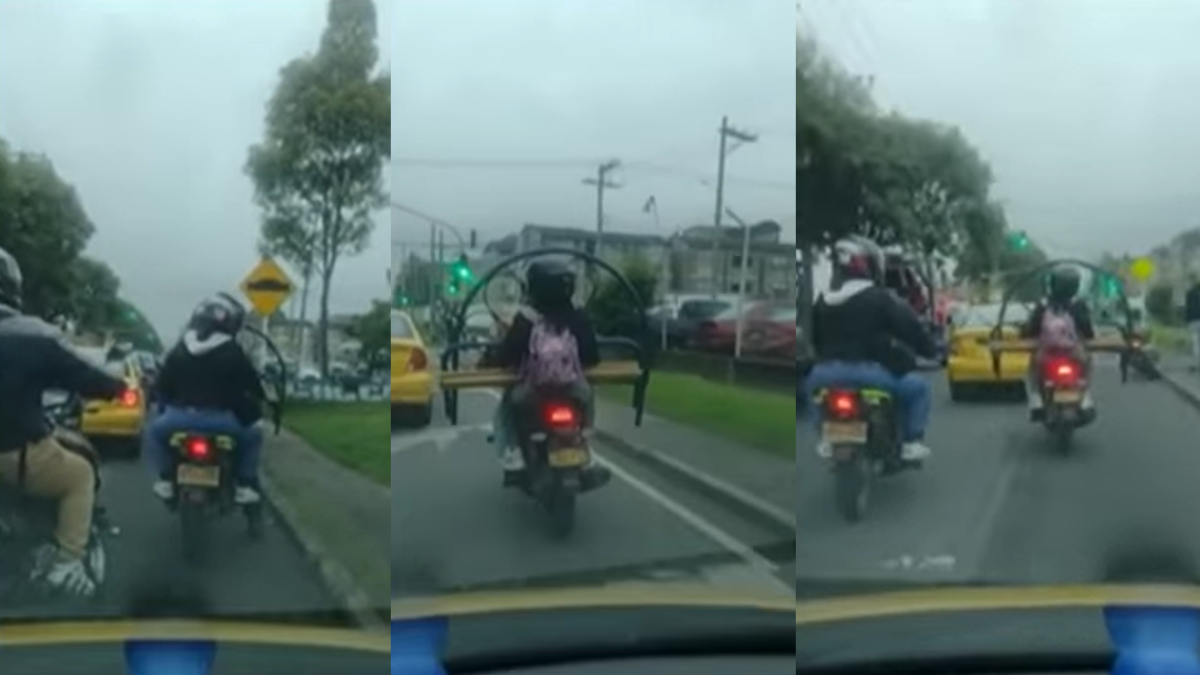 Captados en video mientras trasteaban una cama en motocicleta