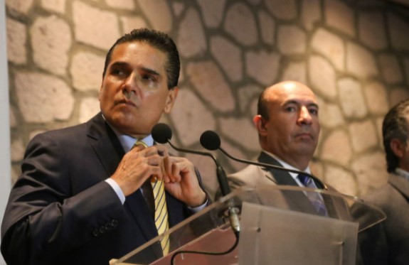 El gobierno de Michoacán informó que la administración de Silvano Aureoles dejó casi vacías las cuentas del presupuesto para realizar giras de trabajo (Foto: Archivo)