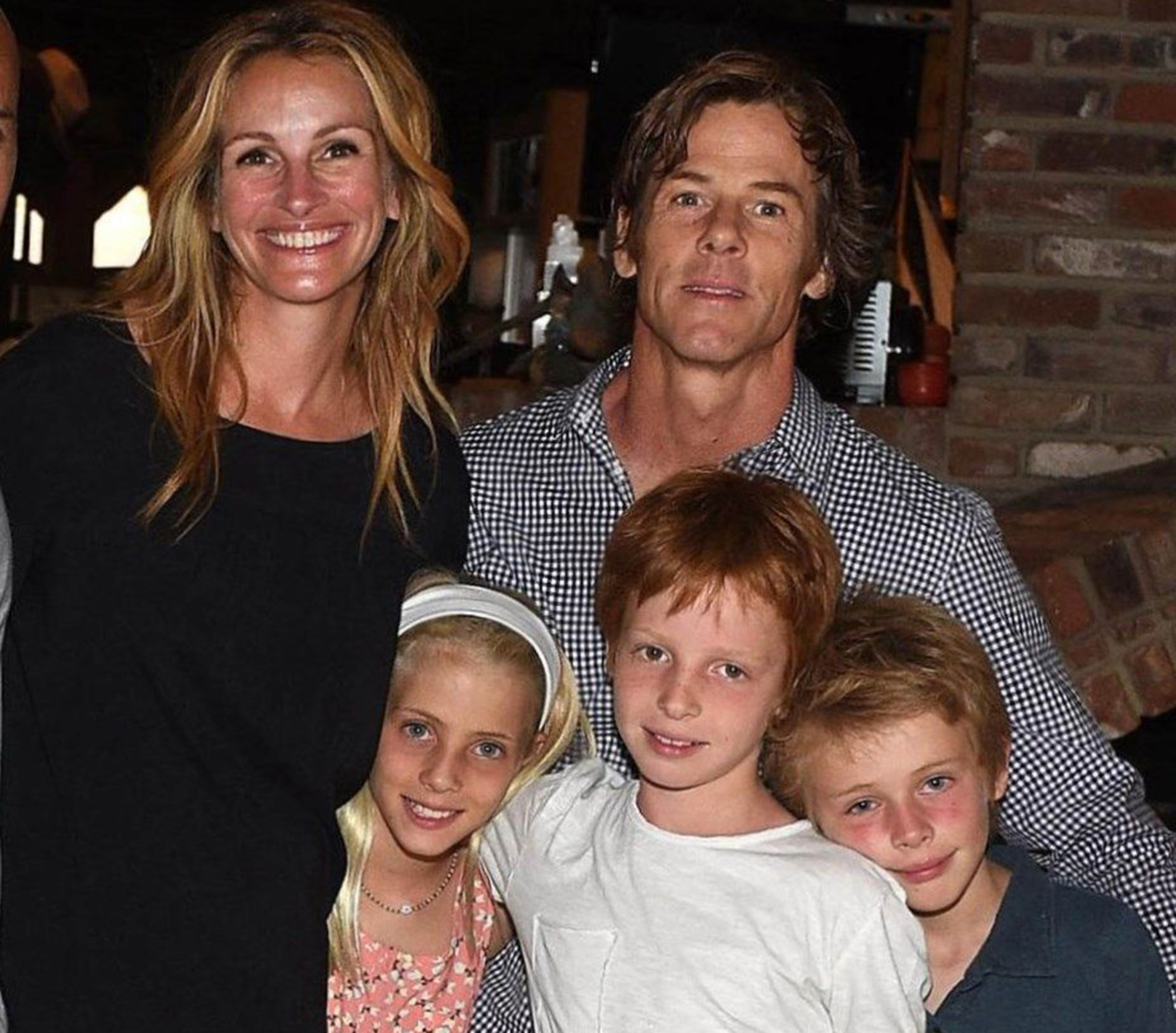 Retrato de familia: Julia Roberts, su marido Danny Moder y sus tres hijos que hoy ya son adolescentes. La actriz no suele difundir imágenes de sus hijos