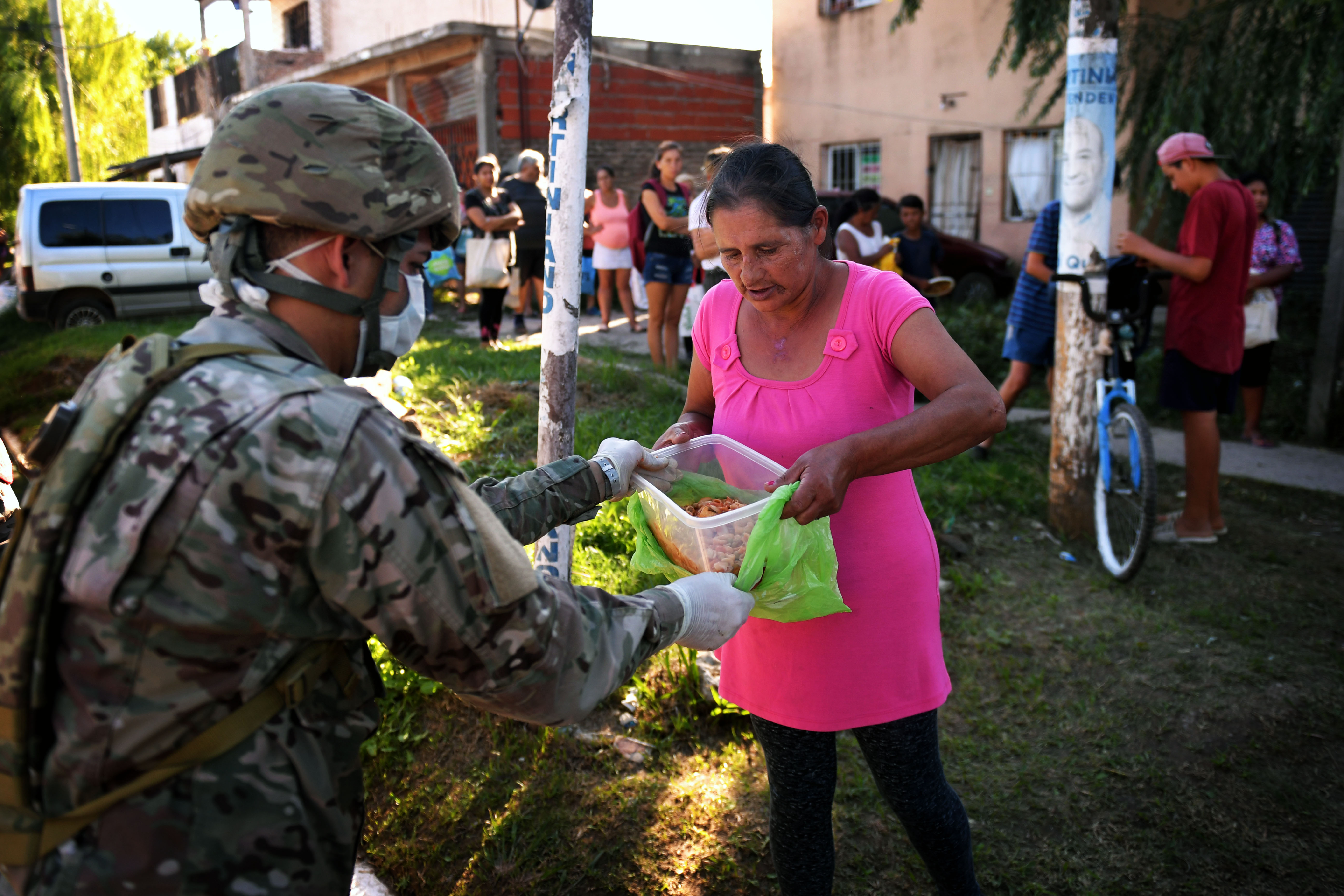 El Ejército entregó más de una tonelada de alimentos en barrios carenciados de Quilmes