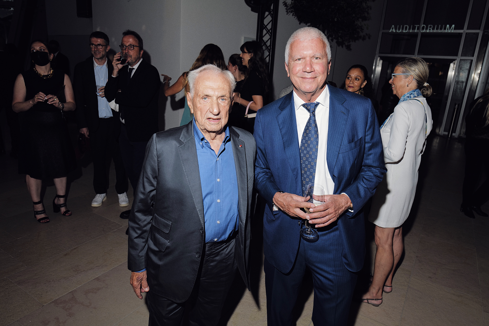 El arquitecto Frank Gehry y el galerista Larry Gagosian