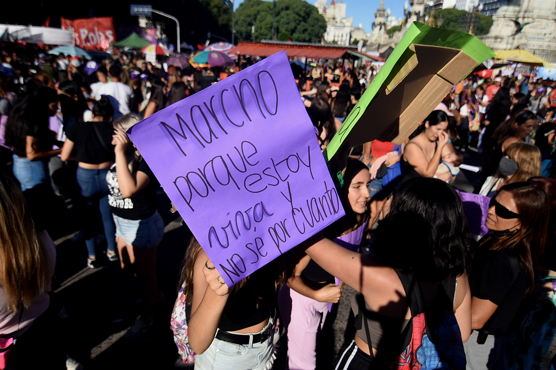 Localize No Texto Motivos Que Desencadearam Manifestações Femininas No Mundo