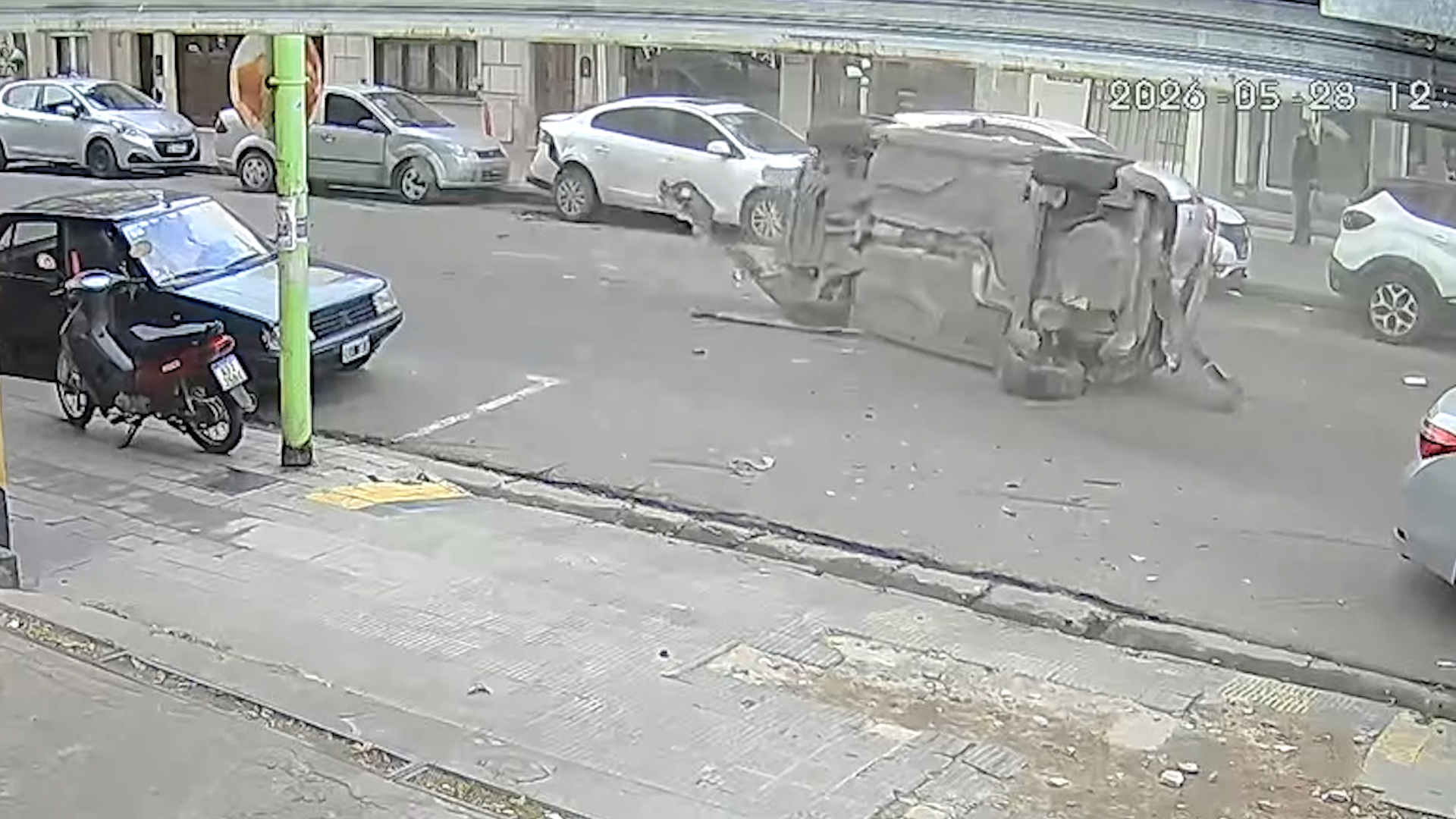 Espectacular choque: un jubilado se descompens&oacute; y choc&oacute; a seis autos en el centro de Bah&iacute;a Blanca