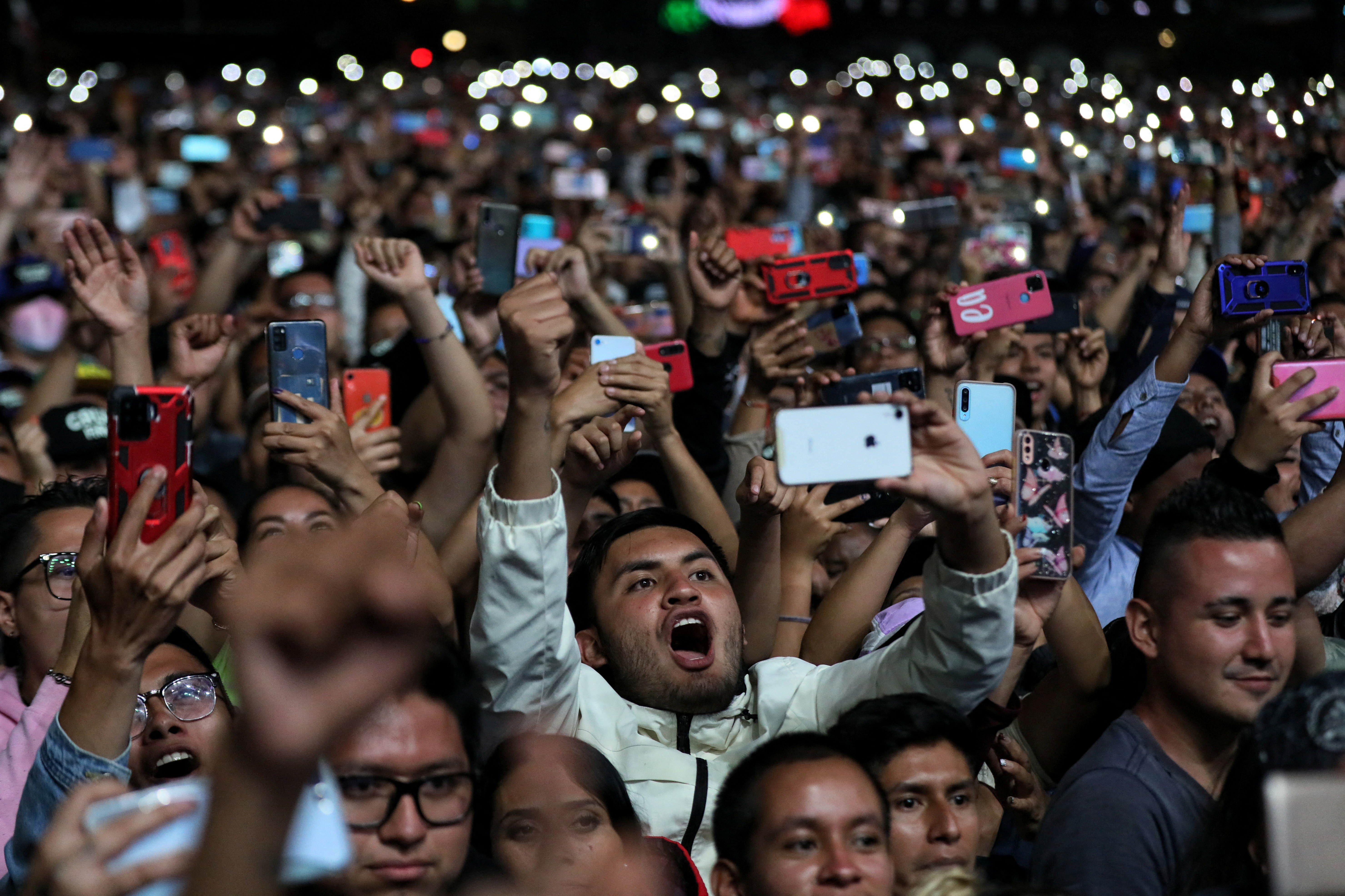 Asistentes del concierto de Grupo Firme (Foto: Mexico City Government/Handout via REUTERS)