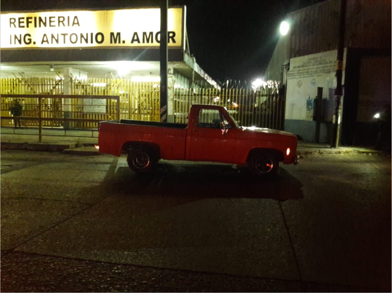 En enero de 2019 , una camioneta con un supuesto artefacto explosivo fue localizada en una de las puertas de la refinería de Salamanca, Guanajuato. En otro punto fueron halladas narcomantas con advertencias para López Obrador (Foto: BETO ARIAS /CUARTOSCURO)