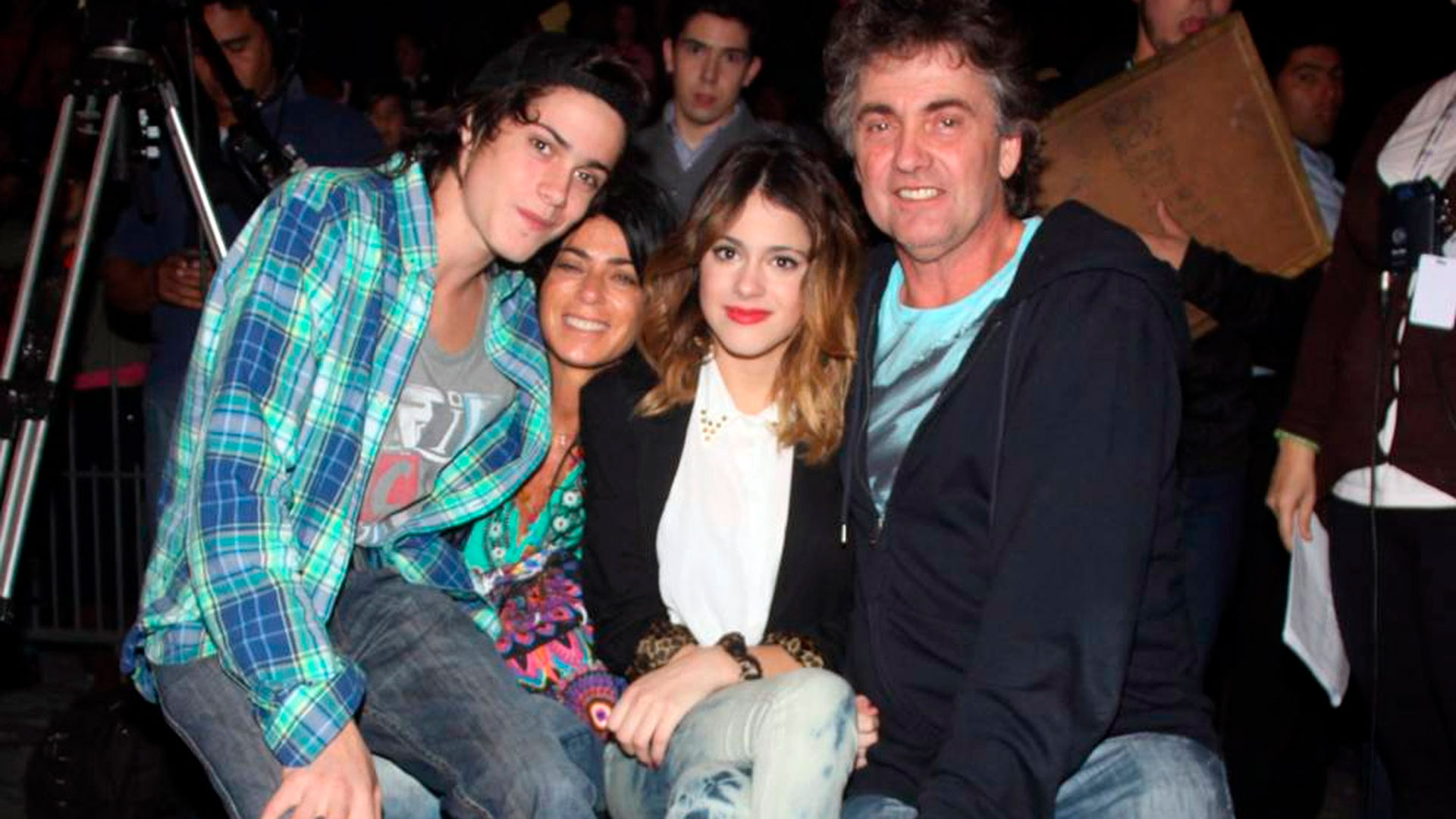 La familia Stoessel: Mariana y Alejandro con sus hijos Francisco y Tini