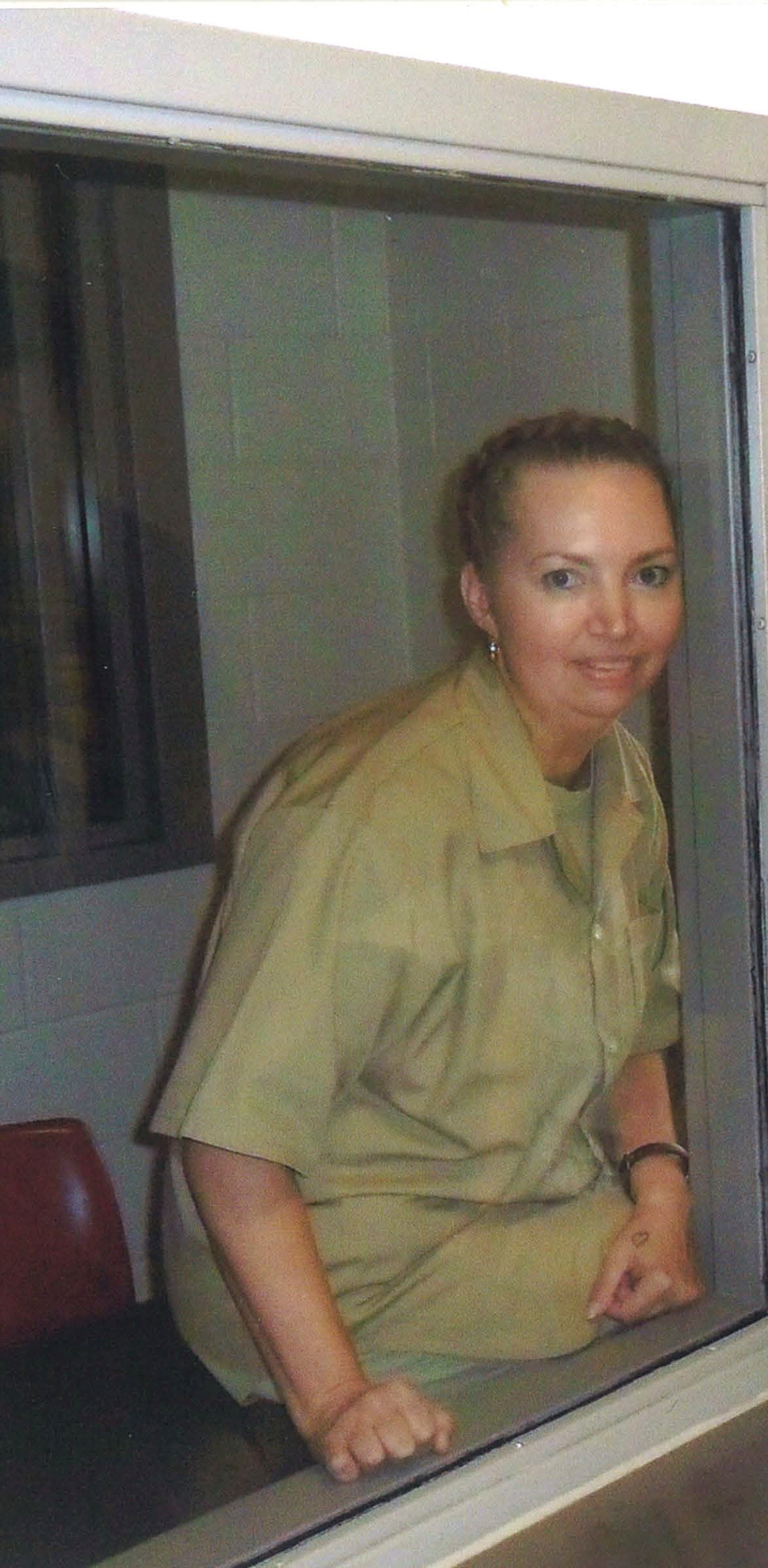 Lisa Montgomery, cuya ejecución fue programada para el próximo 8 de diciembre, posa en el Centro Médico Federal de Fort Worth. Courtesy of Attorneys for Lisa Montgomery/Handout via REUTERS
